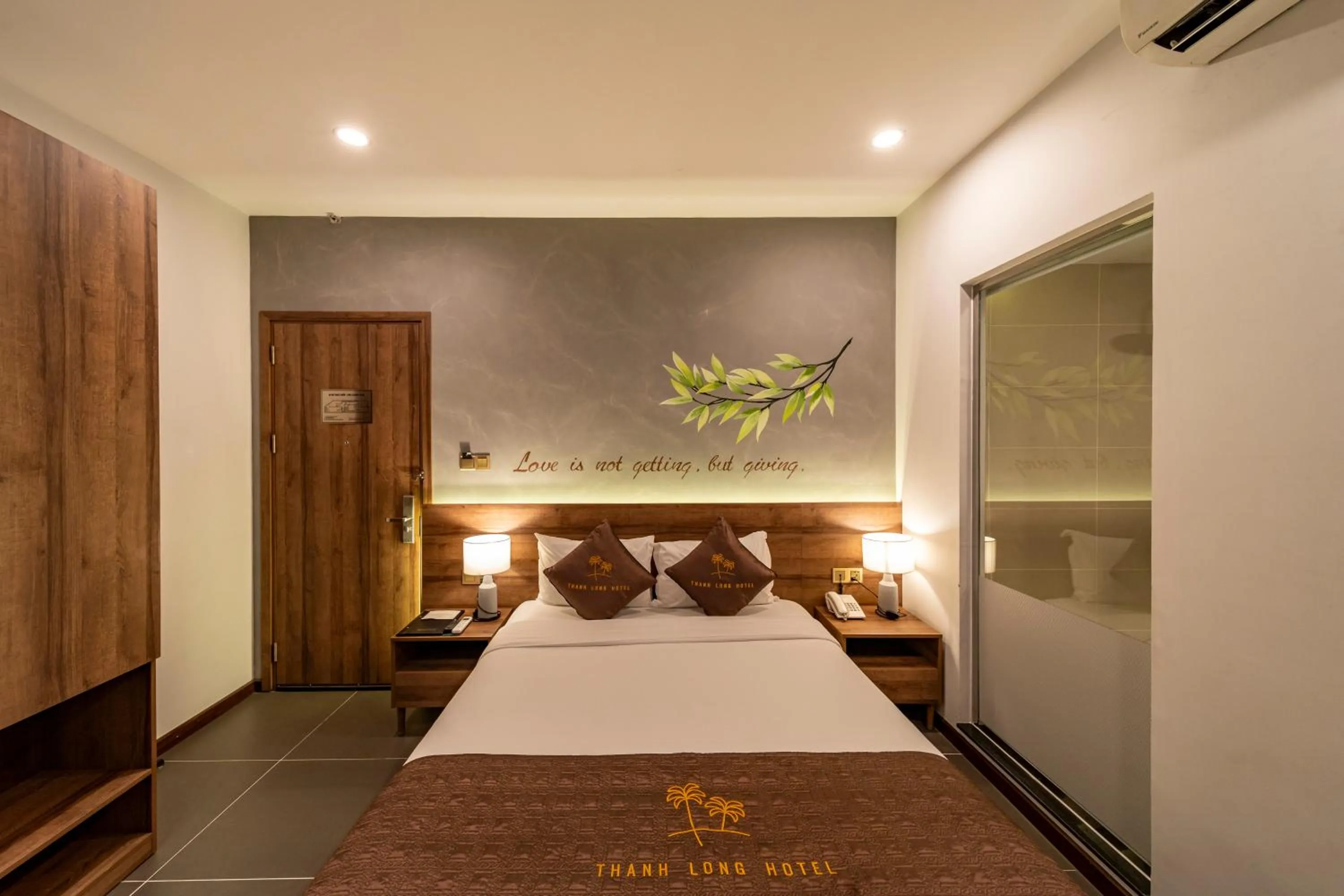 Bed in Thanh Long Hotel - Bach Dang