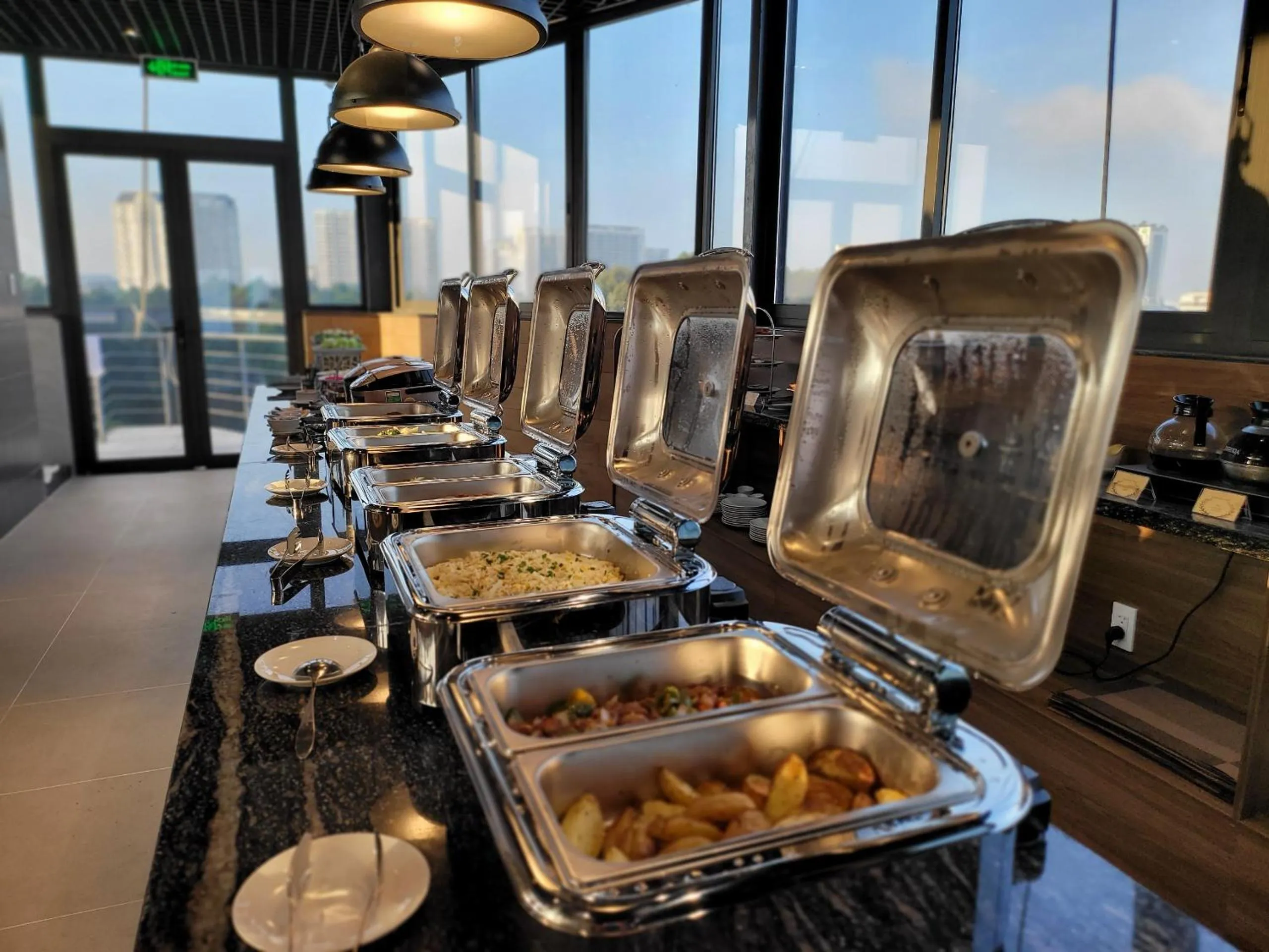 Restaurant/places to eat in Thanh Long Hotel - Bach Dang