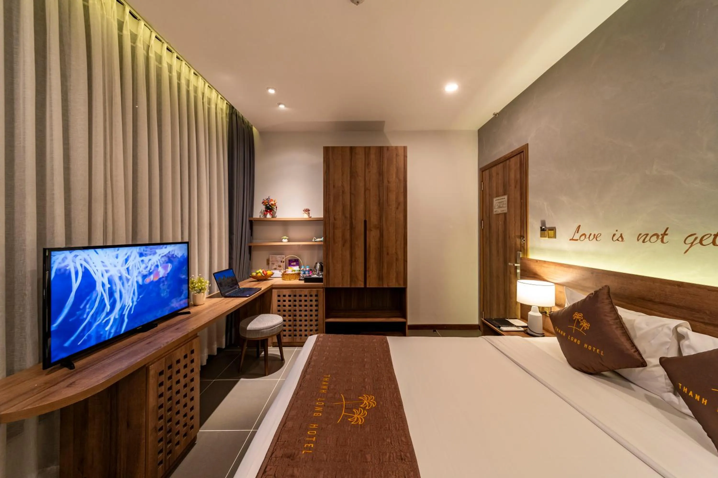 Photo of the whole room, Bed in Thanh Long Hotel - Bach Dang