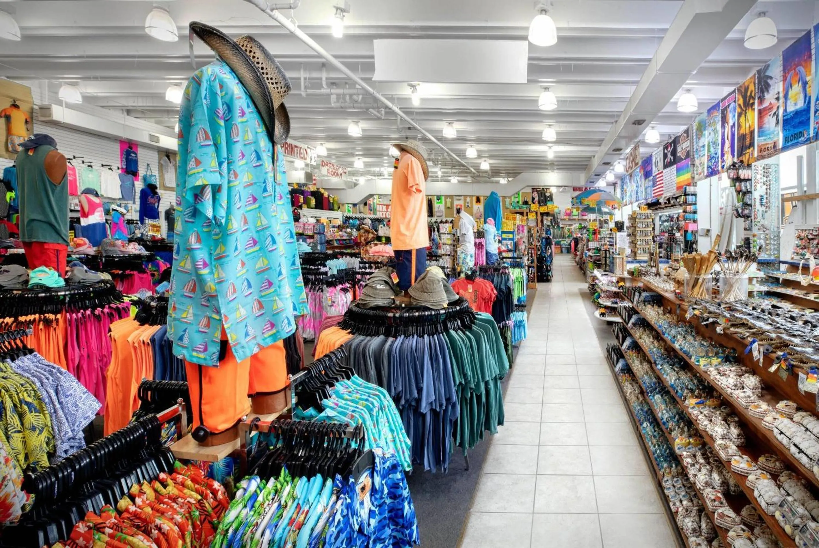 On-site shops in La Quinta Inn by Wyndham Cocoa Beach-Port Canaveral
