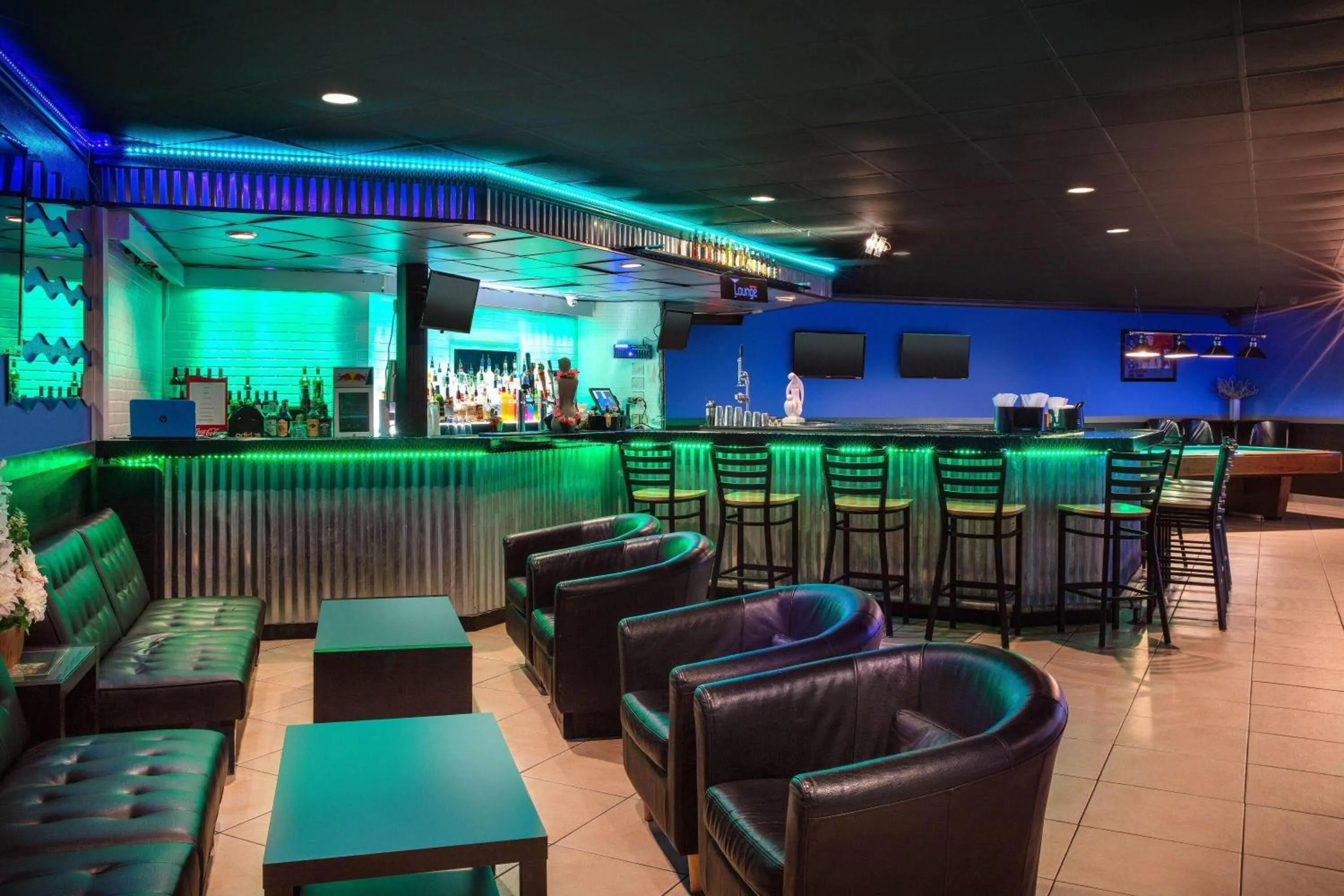 Lounge or bar in La Quinta Inn by Wyndham Cocoa Beach-Port Canaveral