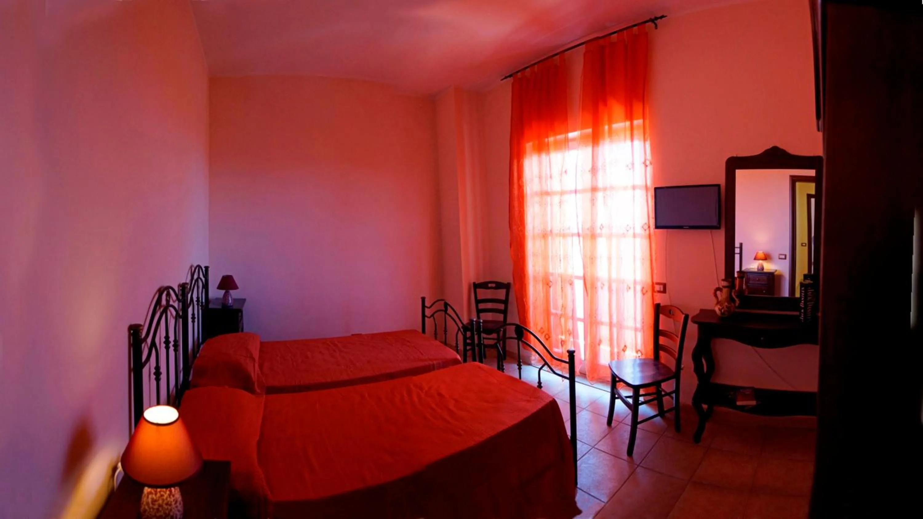 Photo of the whole room, Bed in La Casa Di Mirò