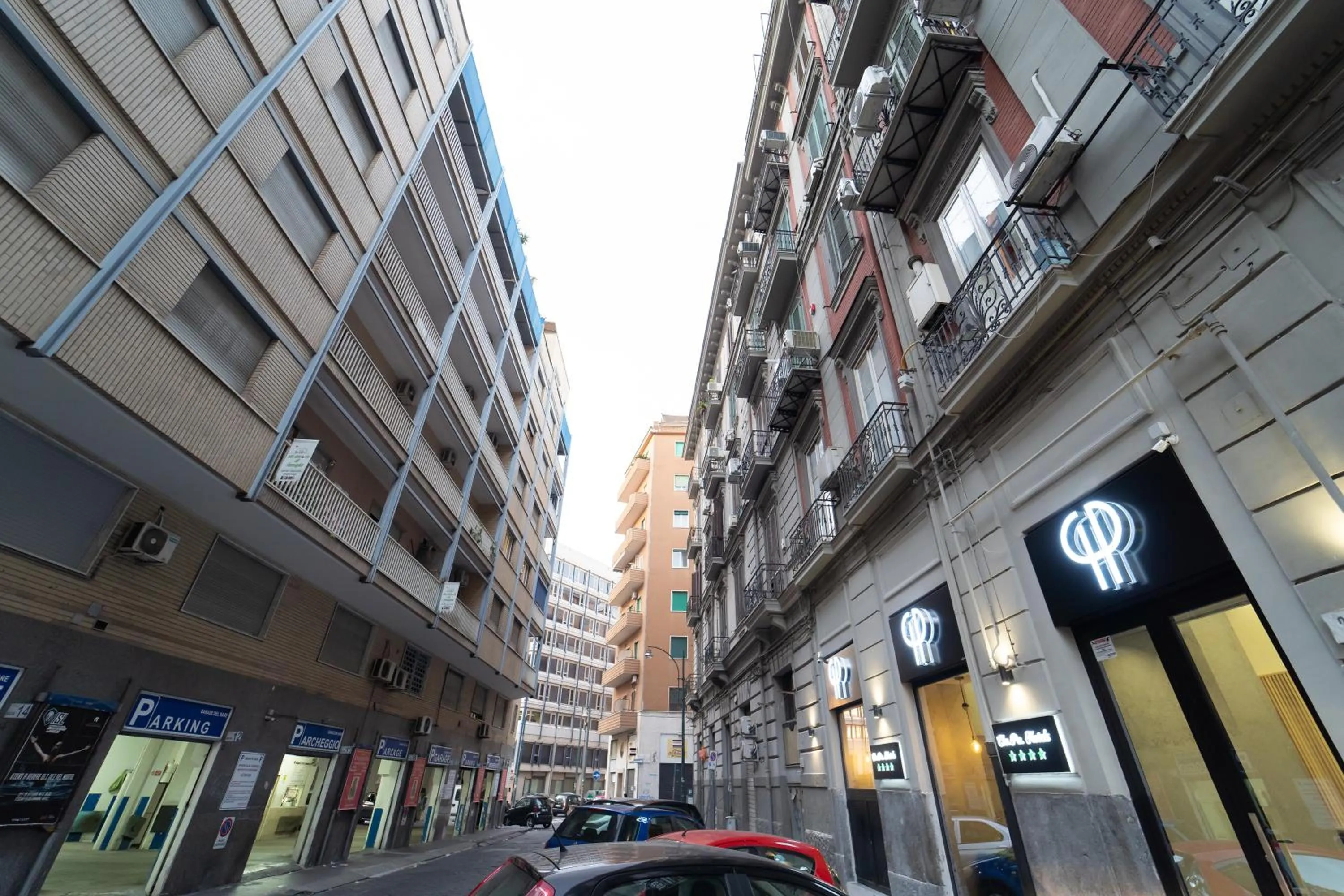 Neighbourhood in Royal House Napoli Centro, by ClaPa Group