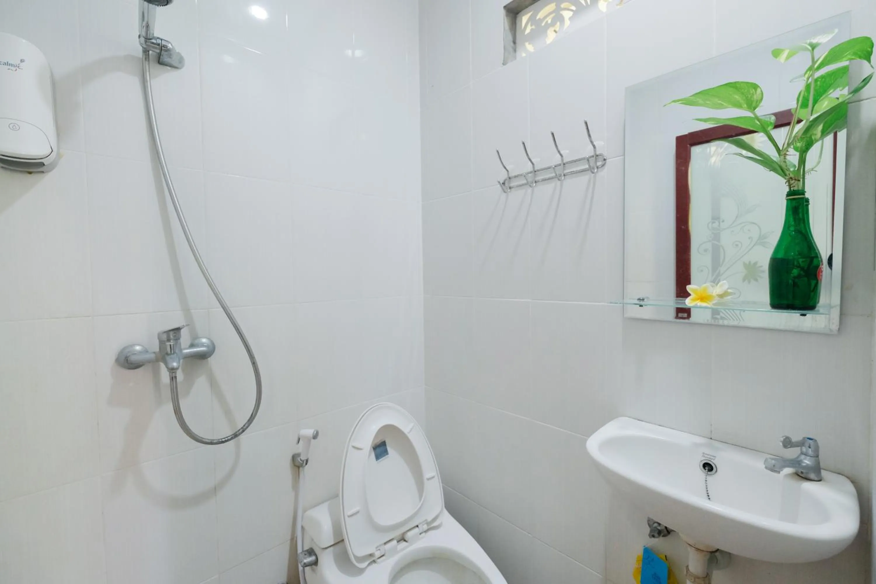 Bathroom in D' Tamblingan Guesthouse Jimbaran RedPartner