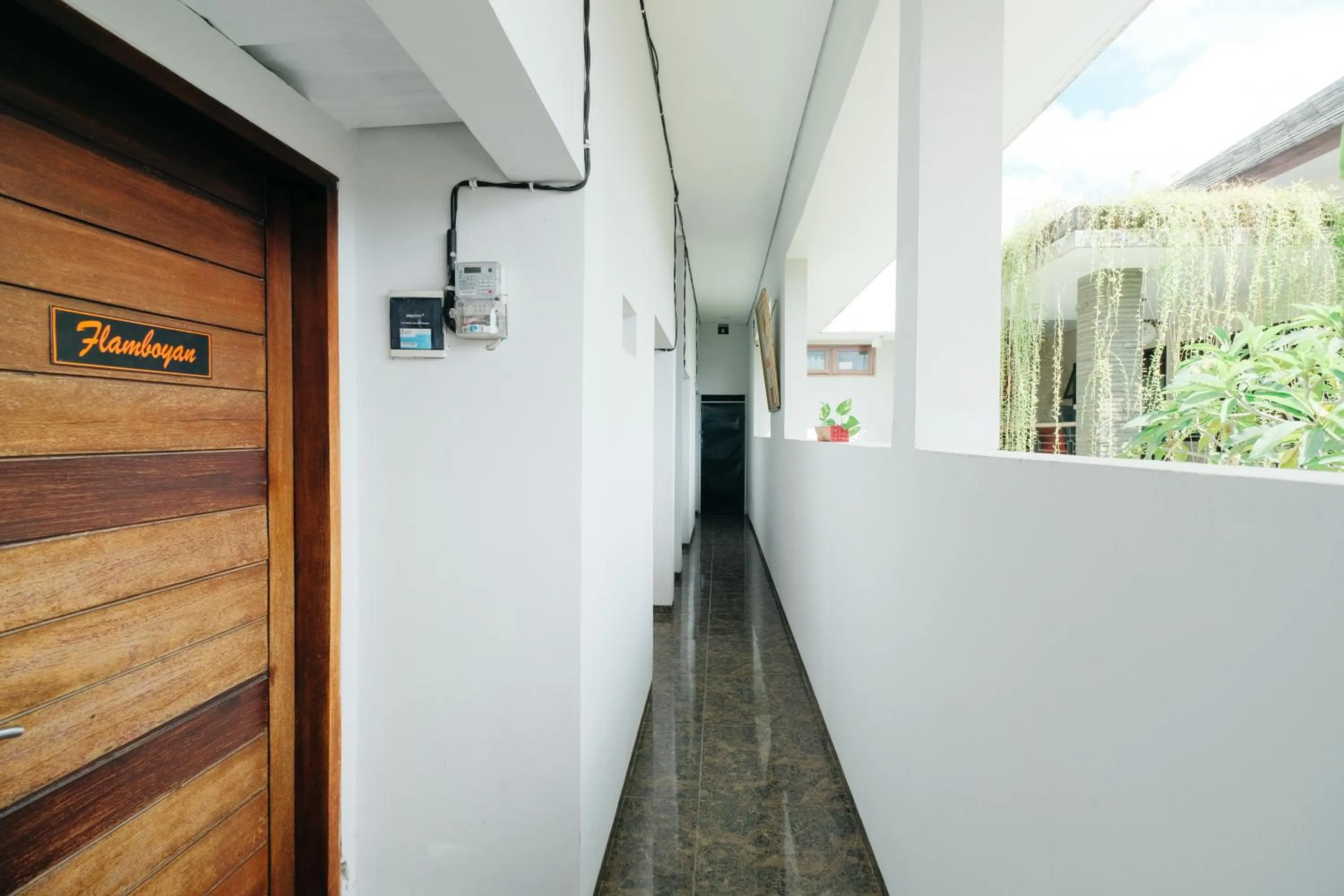 Area and facilities in D' Tamblingan Guesthouse Jimbaran RedPartner