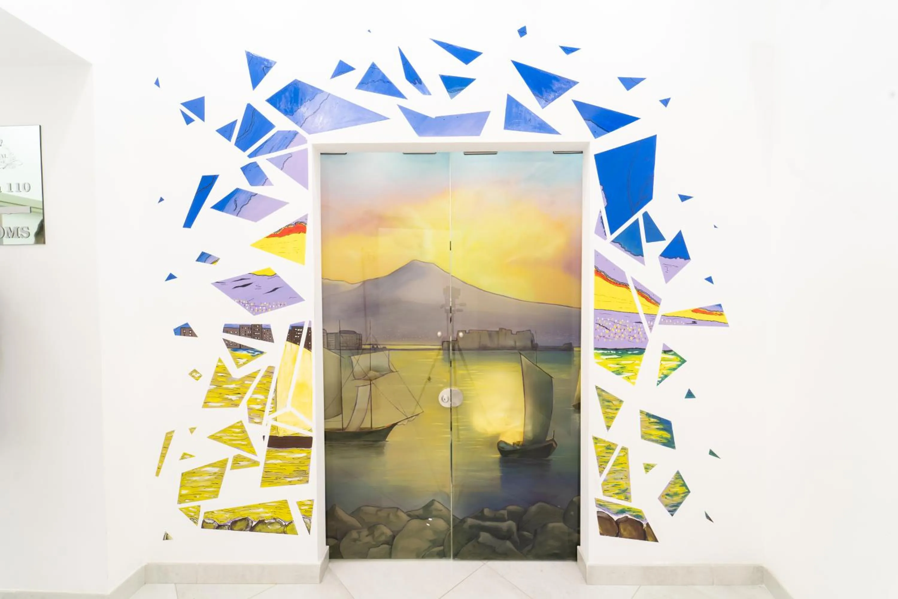 Facade/entrance in Royal Art H Spaccanapoli, by ClaPa Group