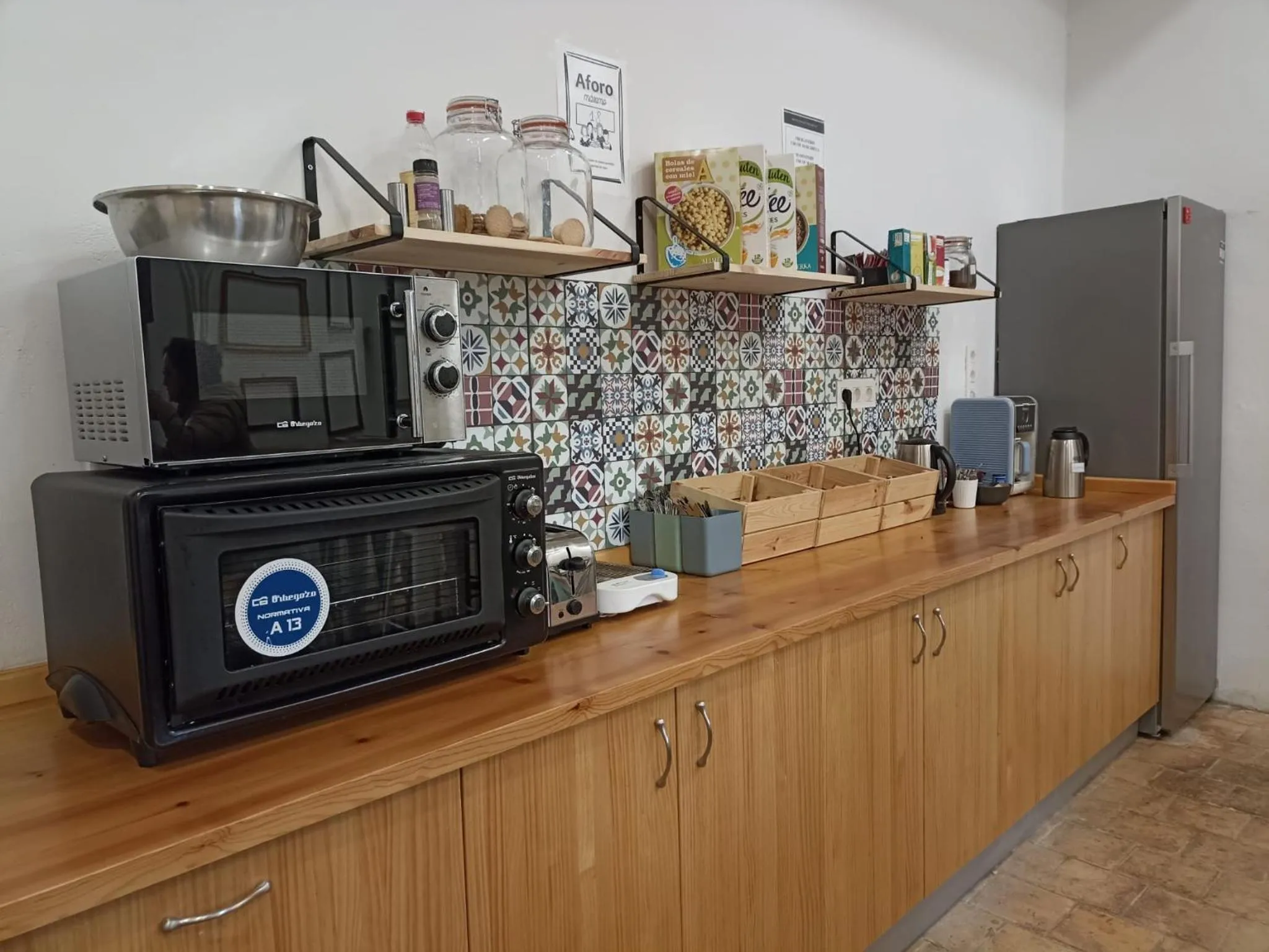 Coffee/tea facilities in Quartier Leon Hostel Jabalquinto