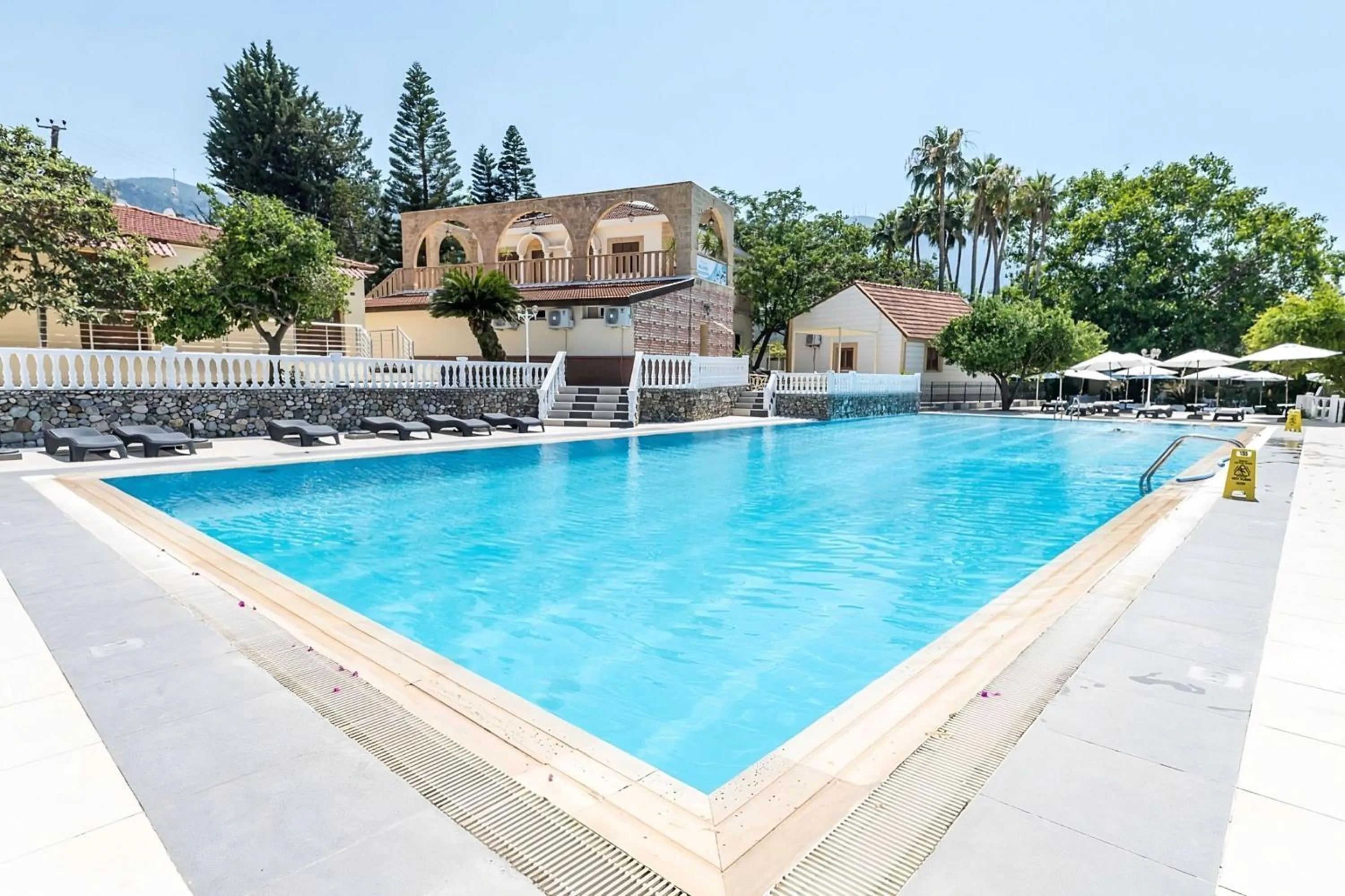 Day in Riverside Garden Resort