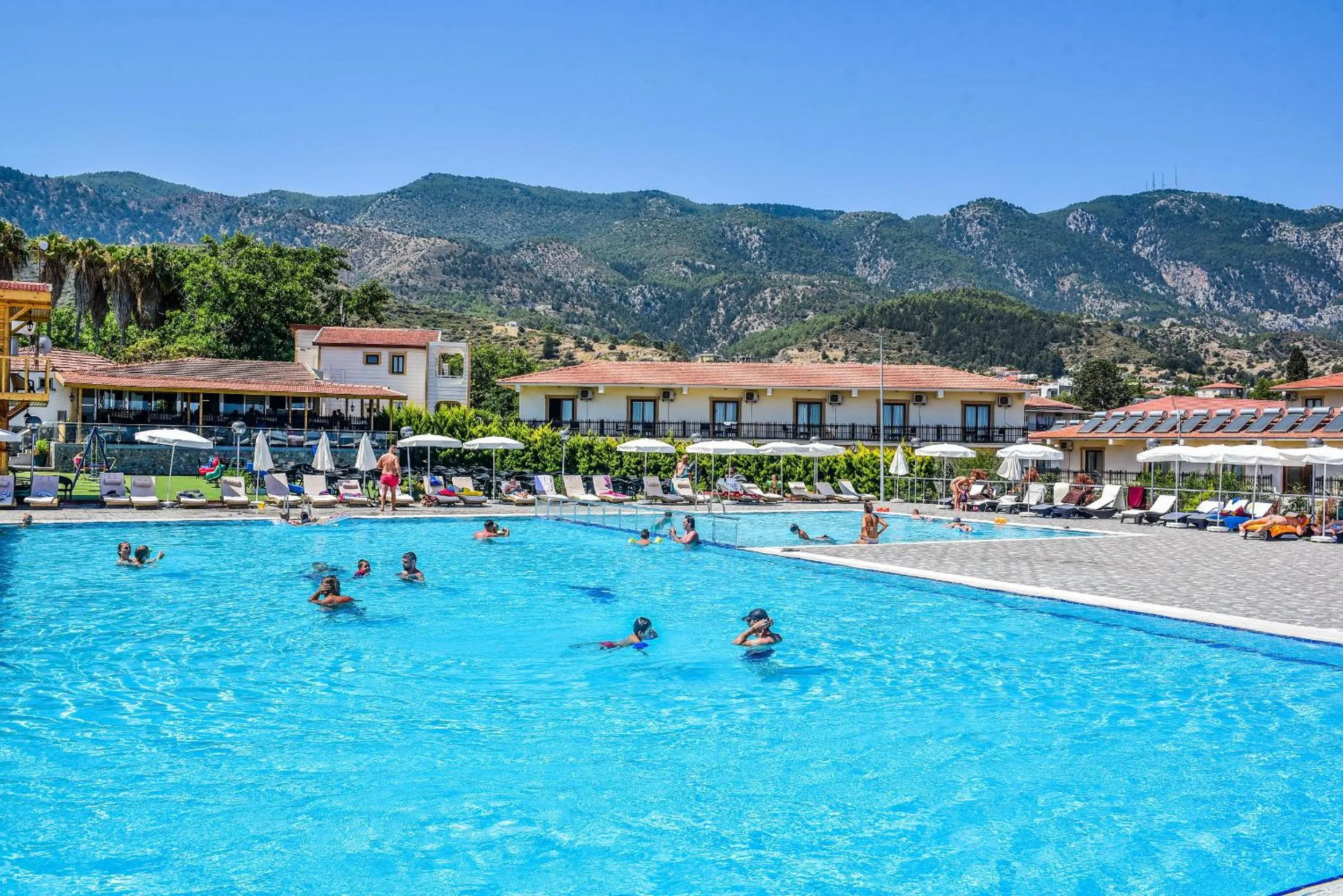 Day in Riverside Garden Resort