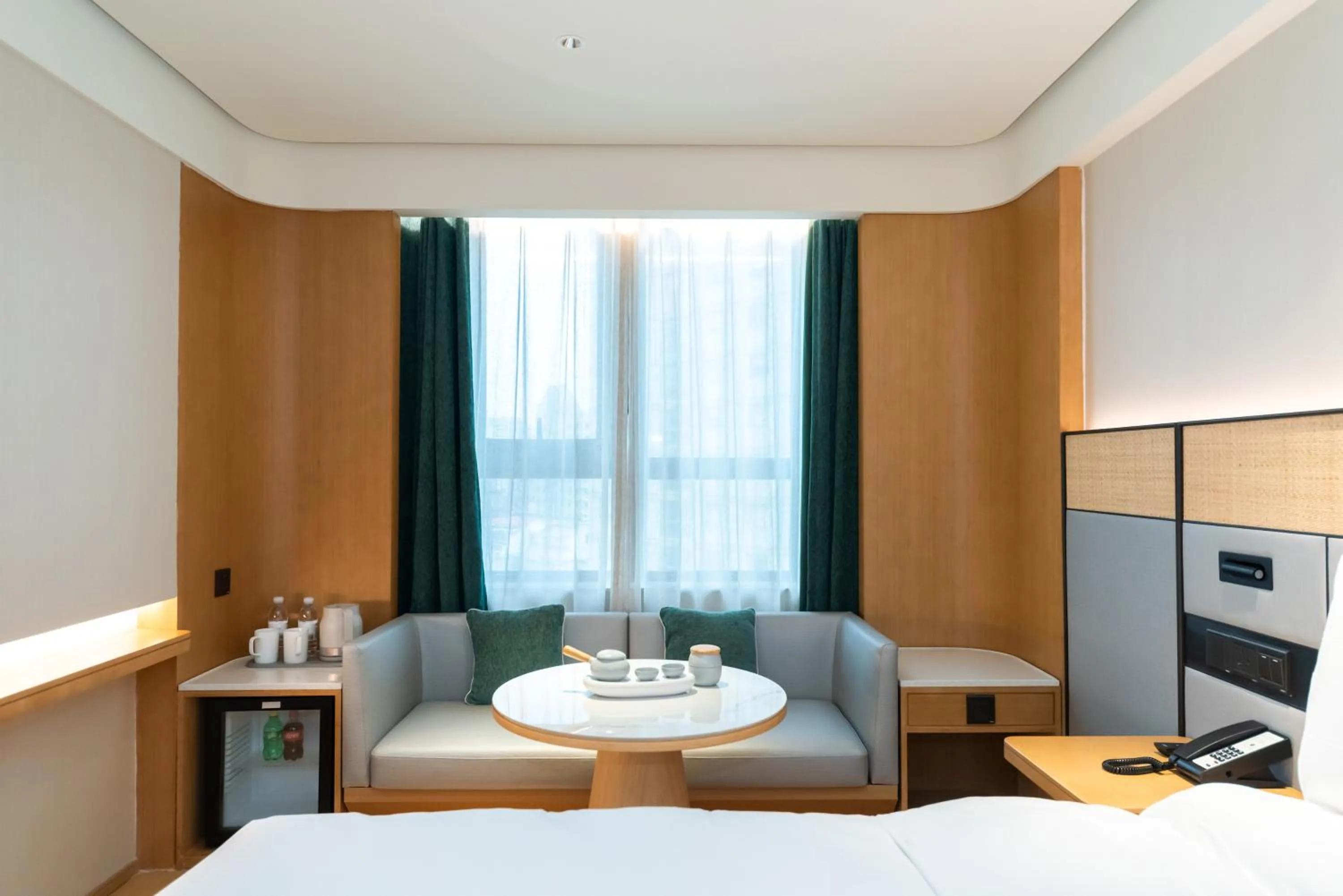 Photo of the whole room in JI Hotel (Shanghai People's Square Middle Fujian Road)