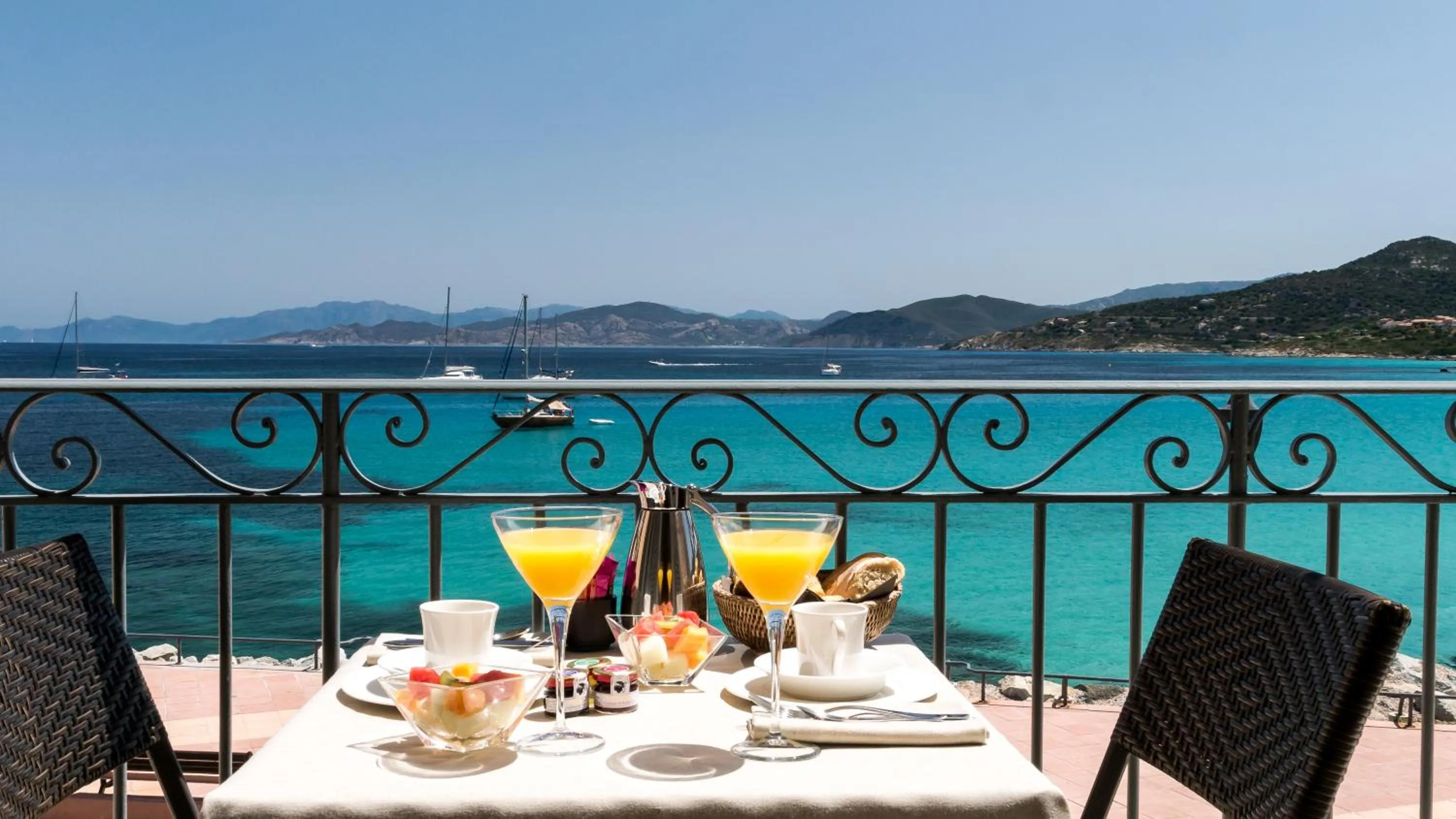 Continental breakfast in Perla Rossa