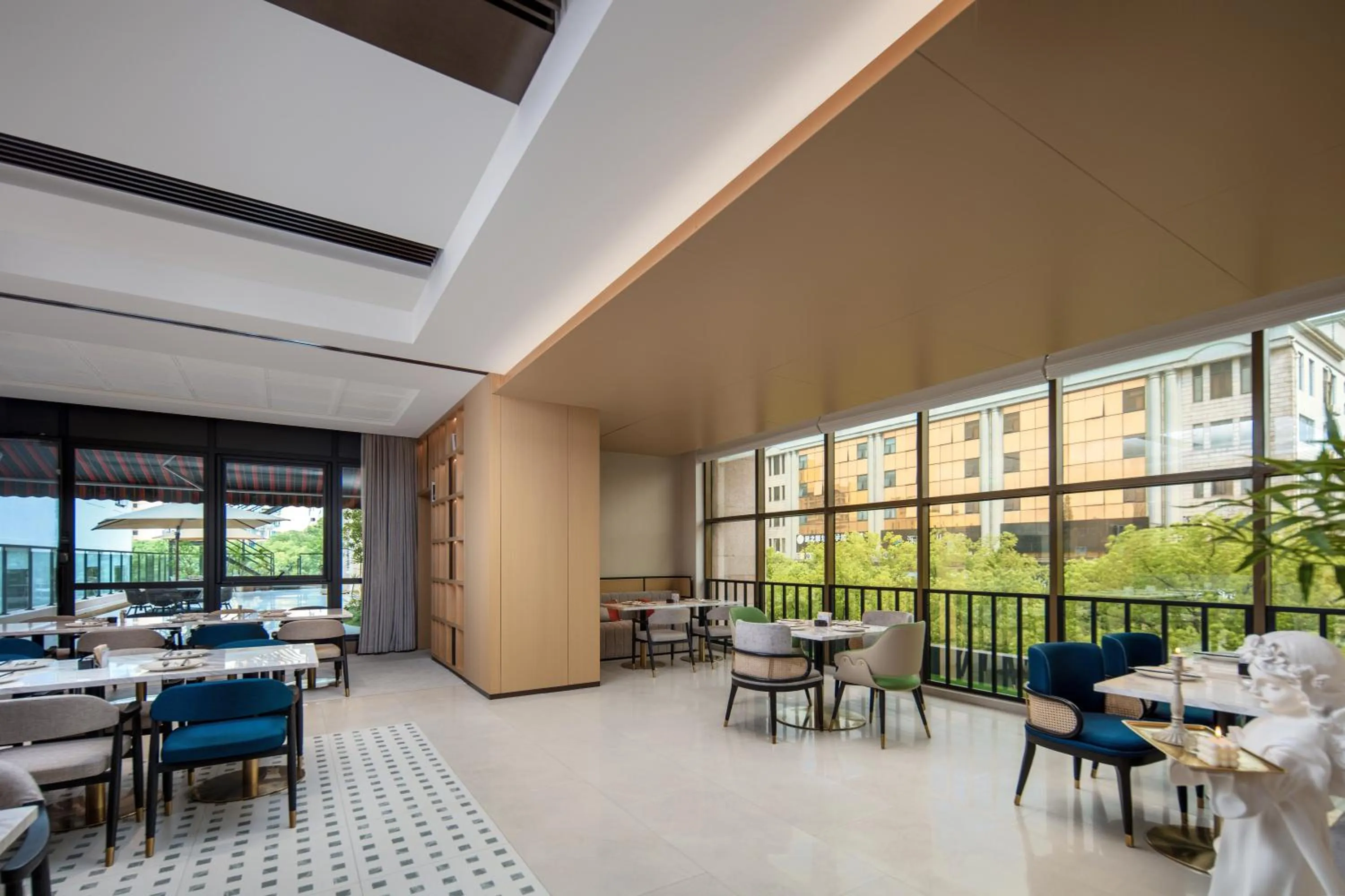 Restaurant/places to eat in Hilton Garden Inn Shanghai Jiading