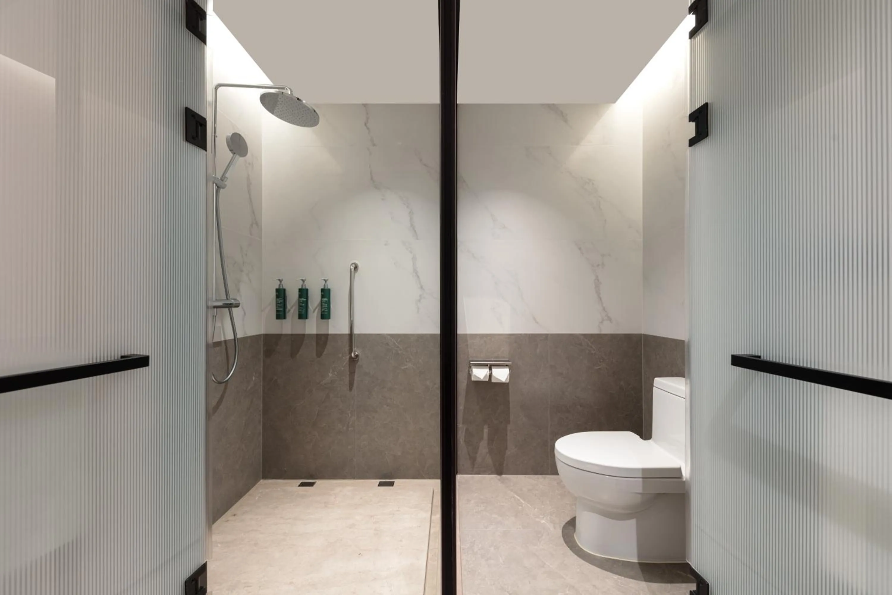 Shower in Hilton Garden Inn Shanghai Jiading