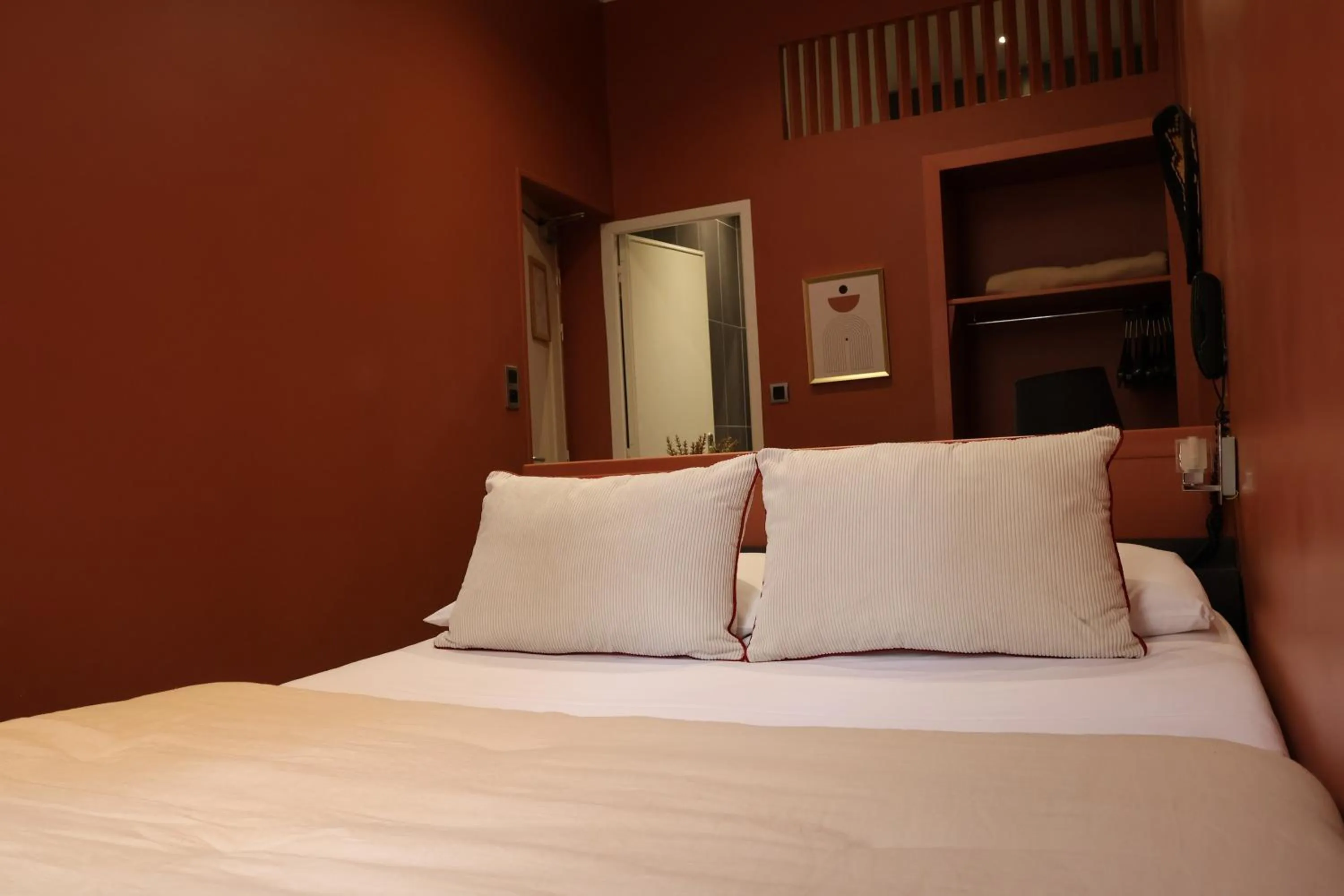 Photo of the whole room, Bed in Boutique Hôtel Azur