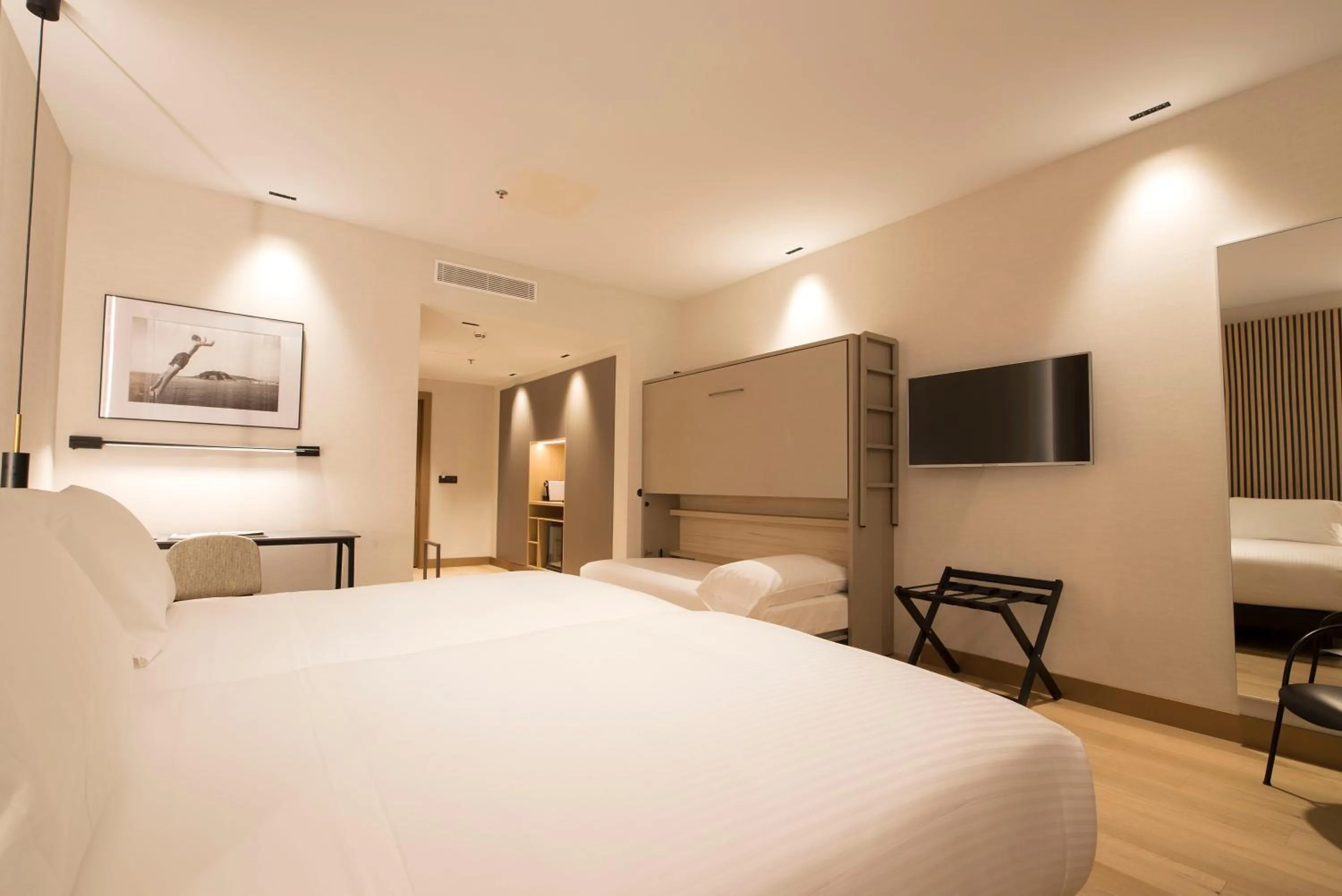 Photo of the whole room, Bed in Zenit Convento San Martin