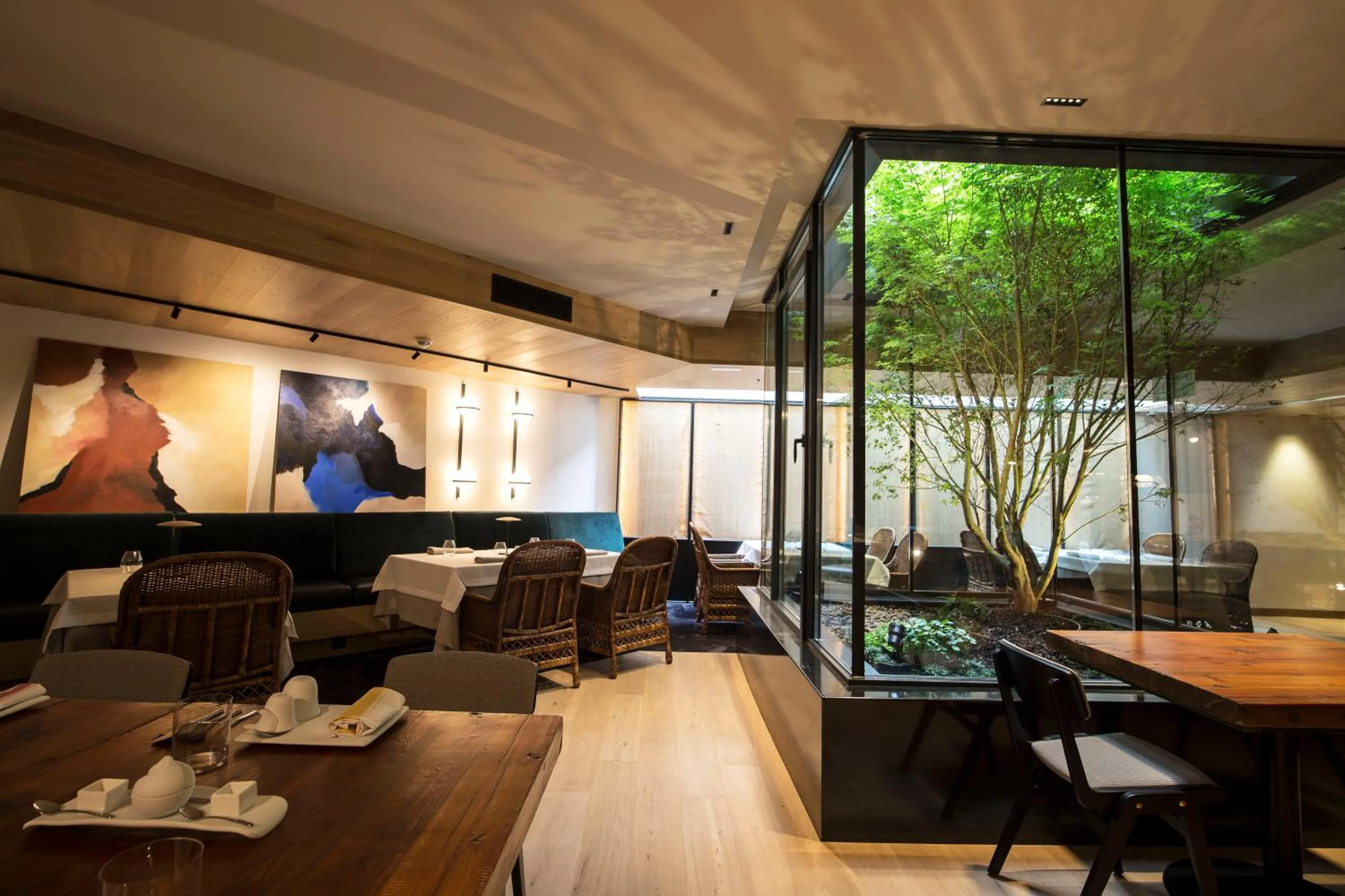 Restaurant/places to eat in Zenit Convento San Martin