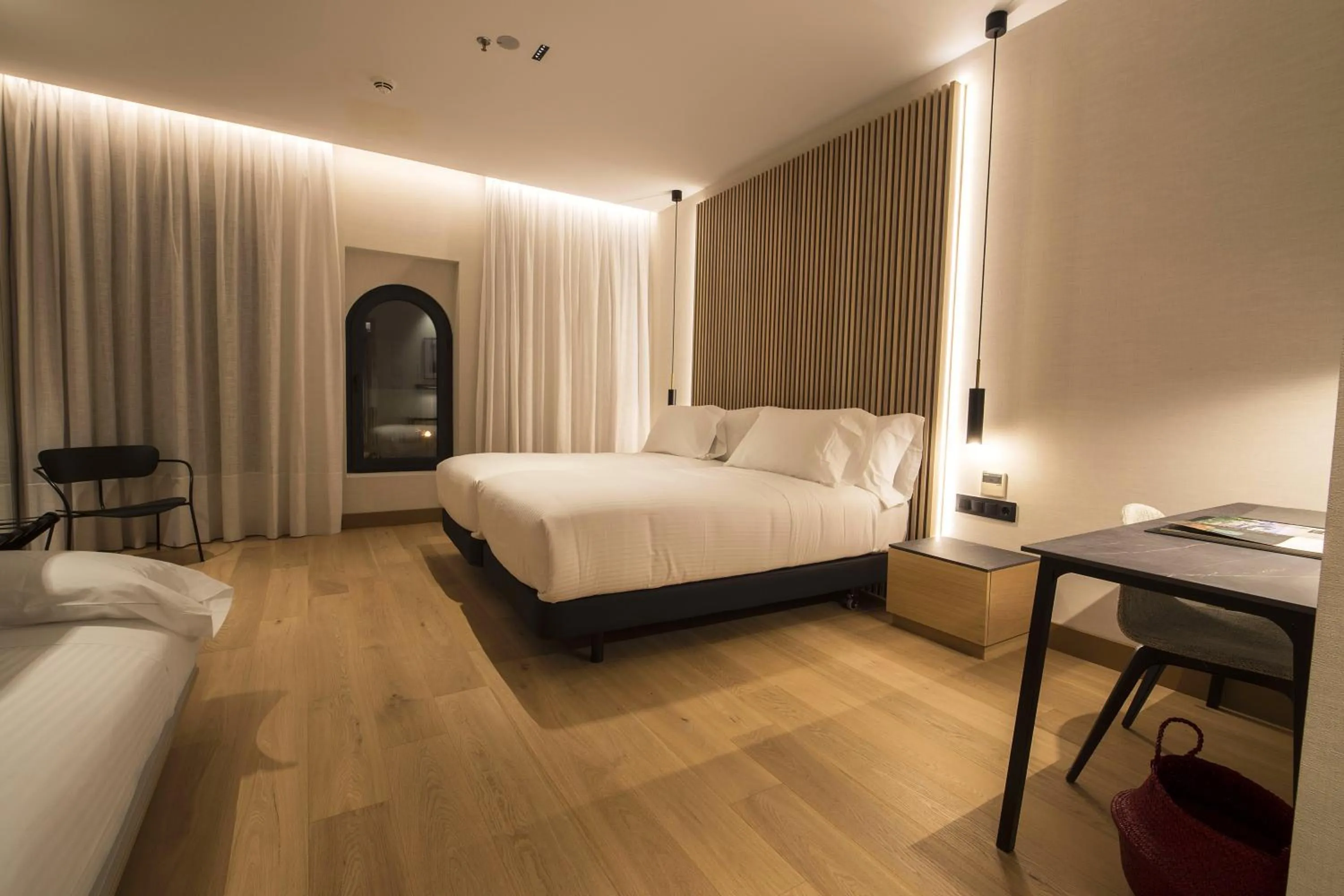 Photo of the whole room, Bed in Zenit Convento San Martin