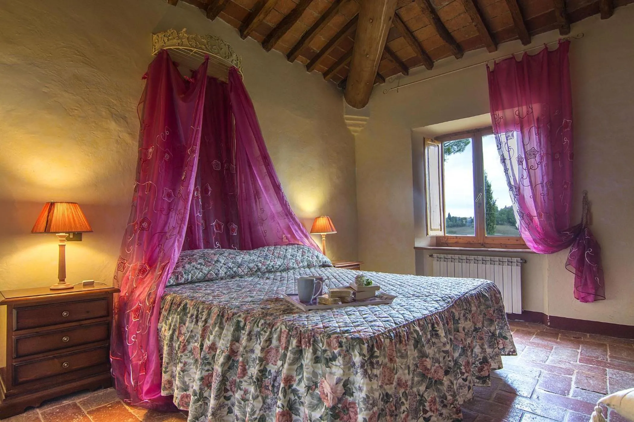 Bedroom, Bed in Agriturismo tranquillo e con vista panoramica