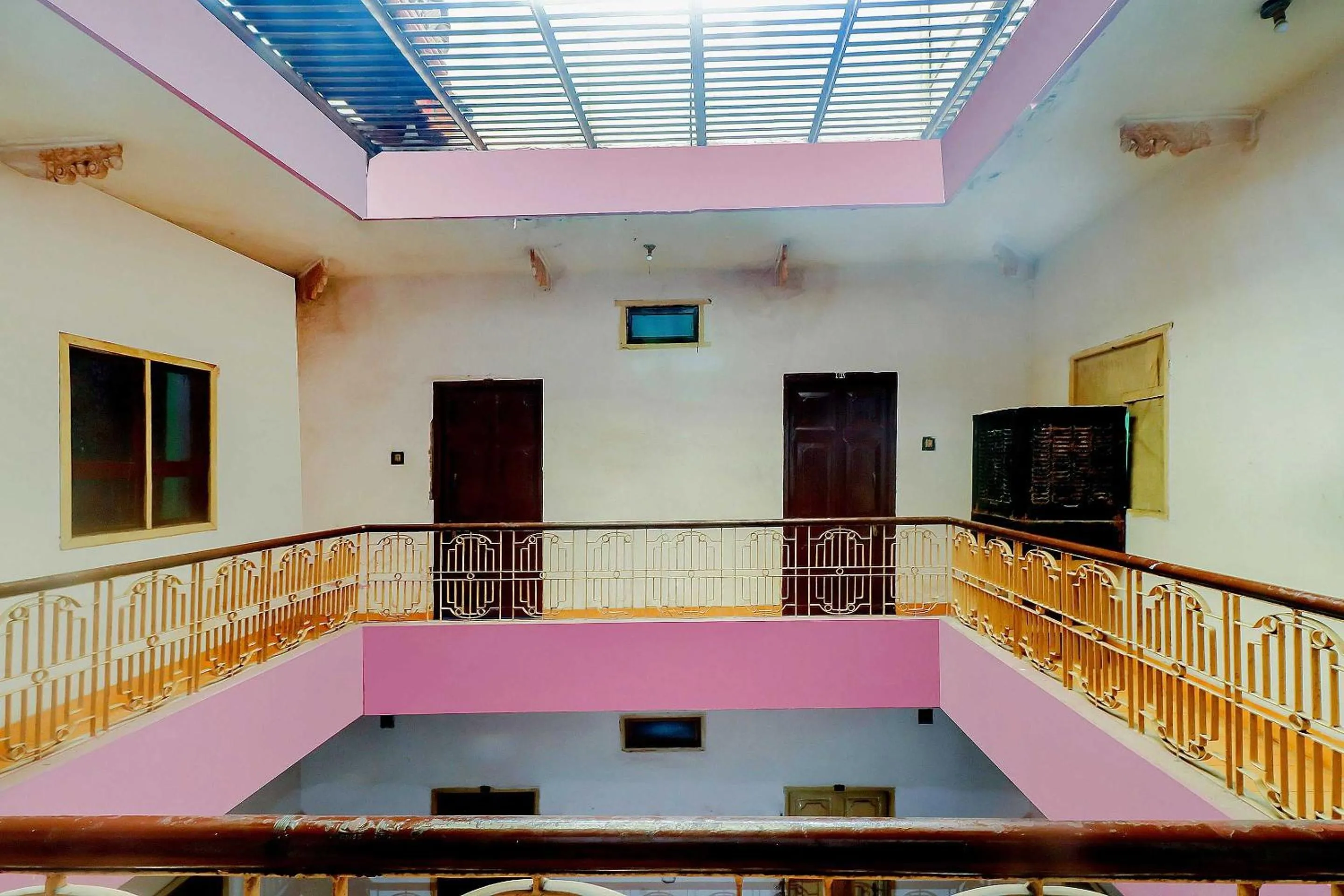 Facade/entrance in SPOT ON Mishra Guest House