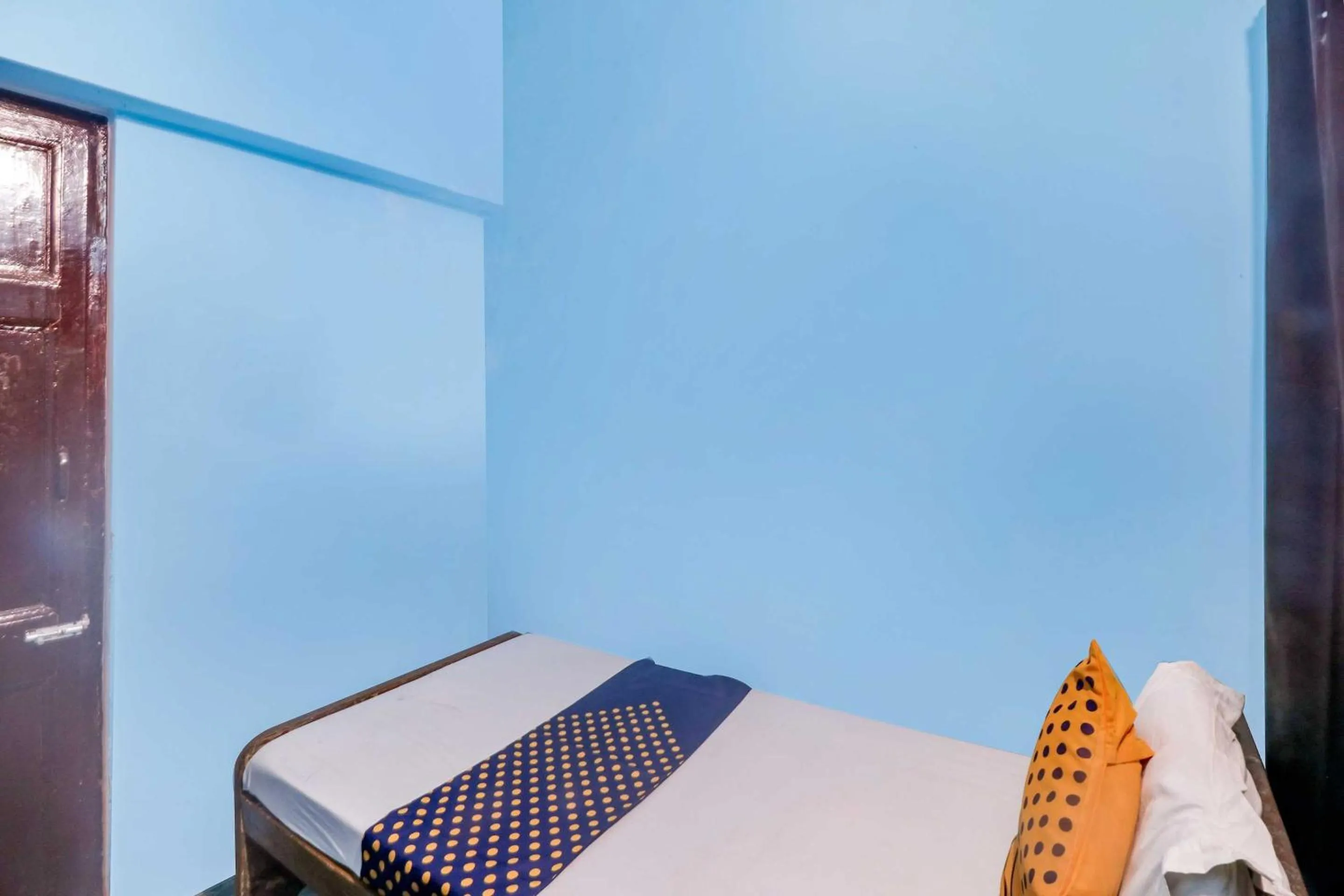 Bedroom, Bed in SPOT ON Mishra Guest House