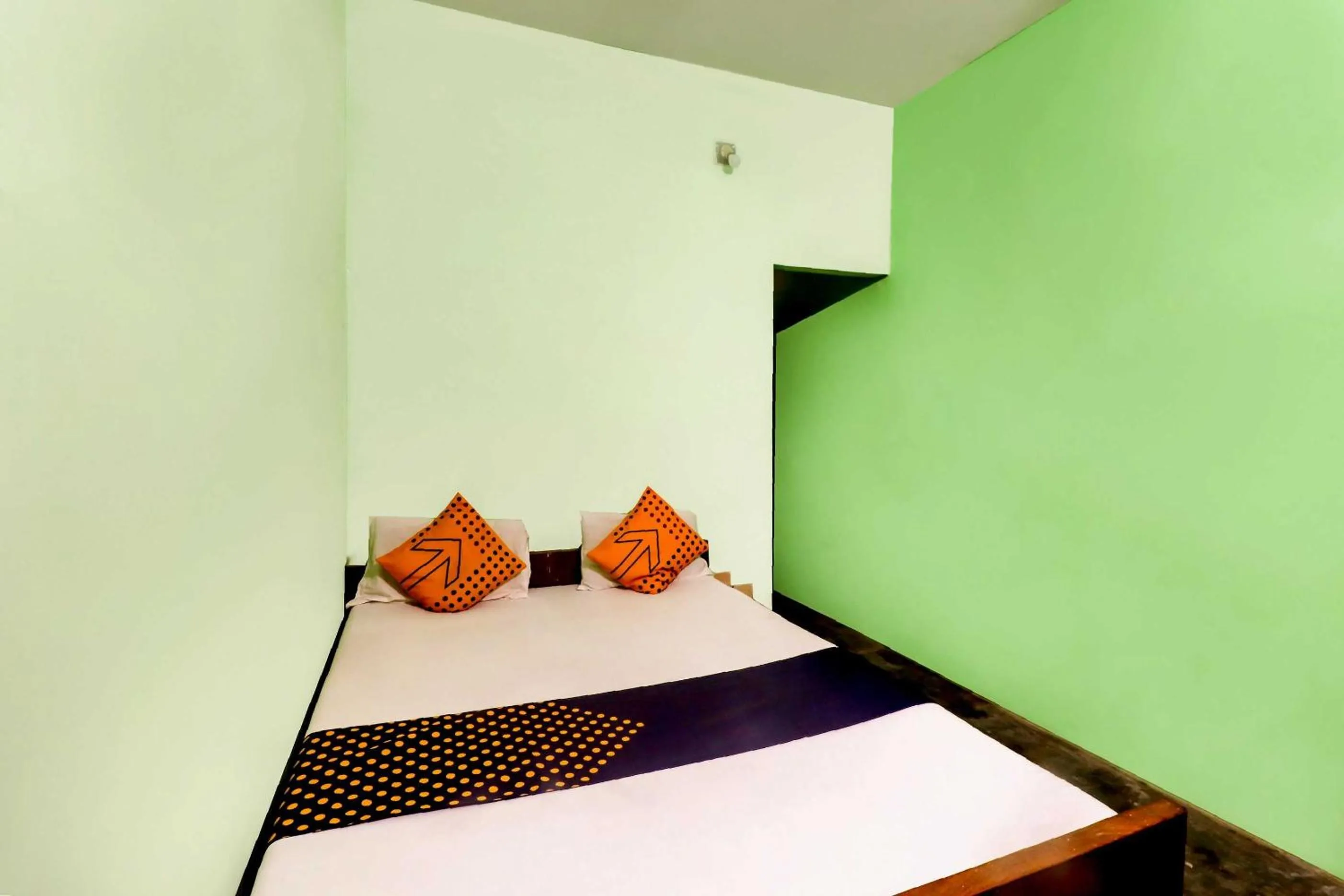 Bedroom, Bed in SPOT ON Mishra Guest House