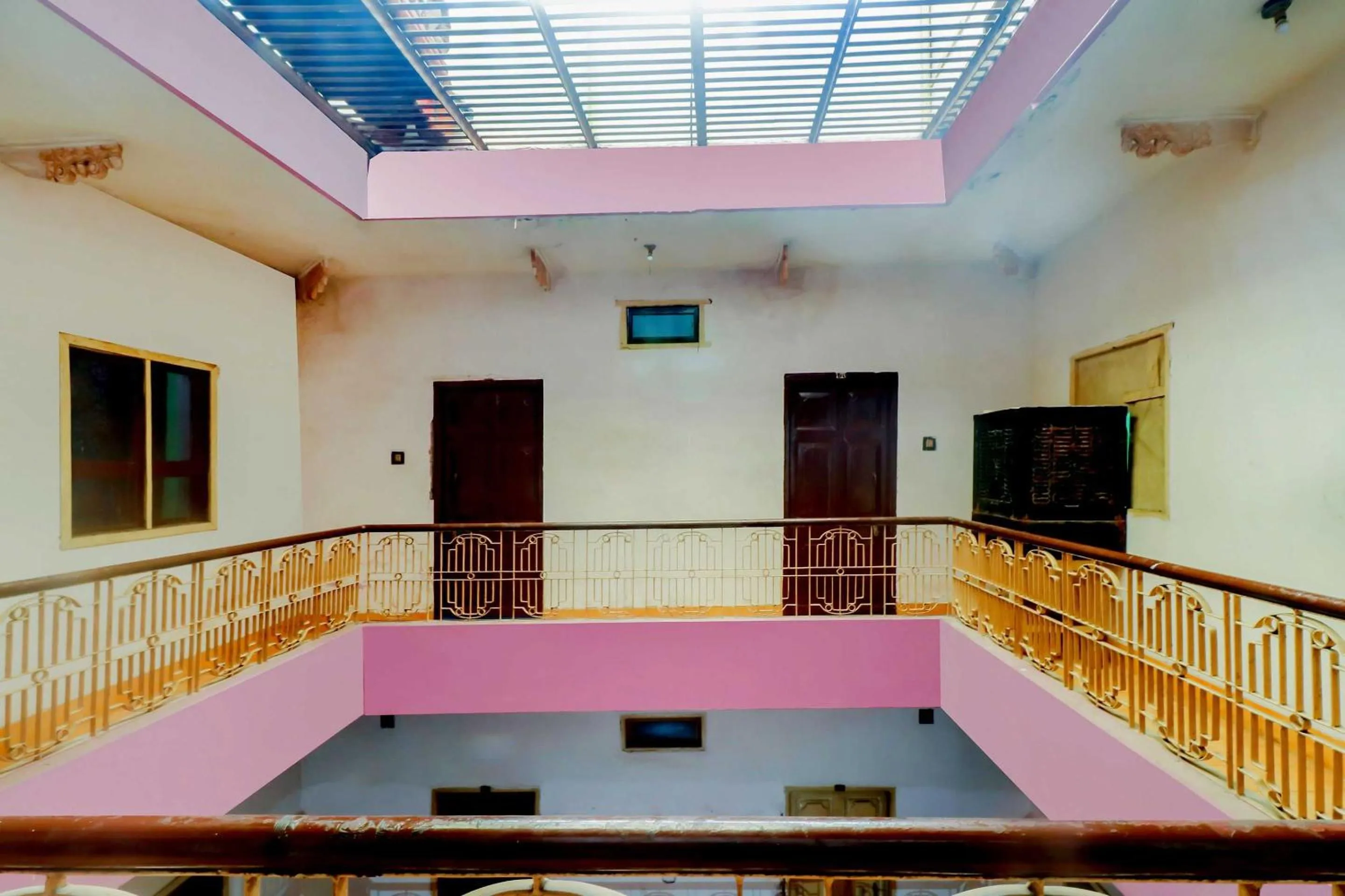 Facade/entrance in SPOT ON Mishra Guest House