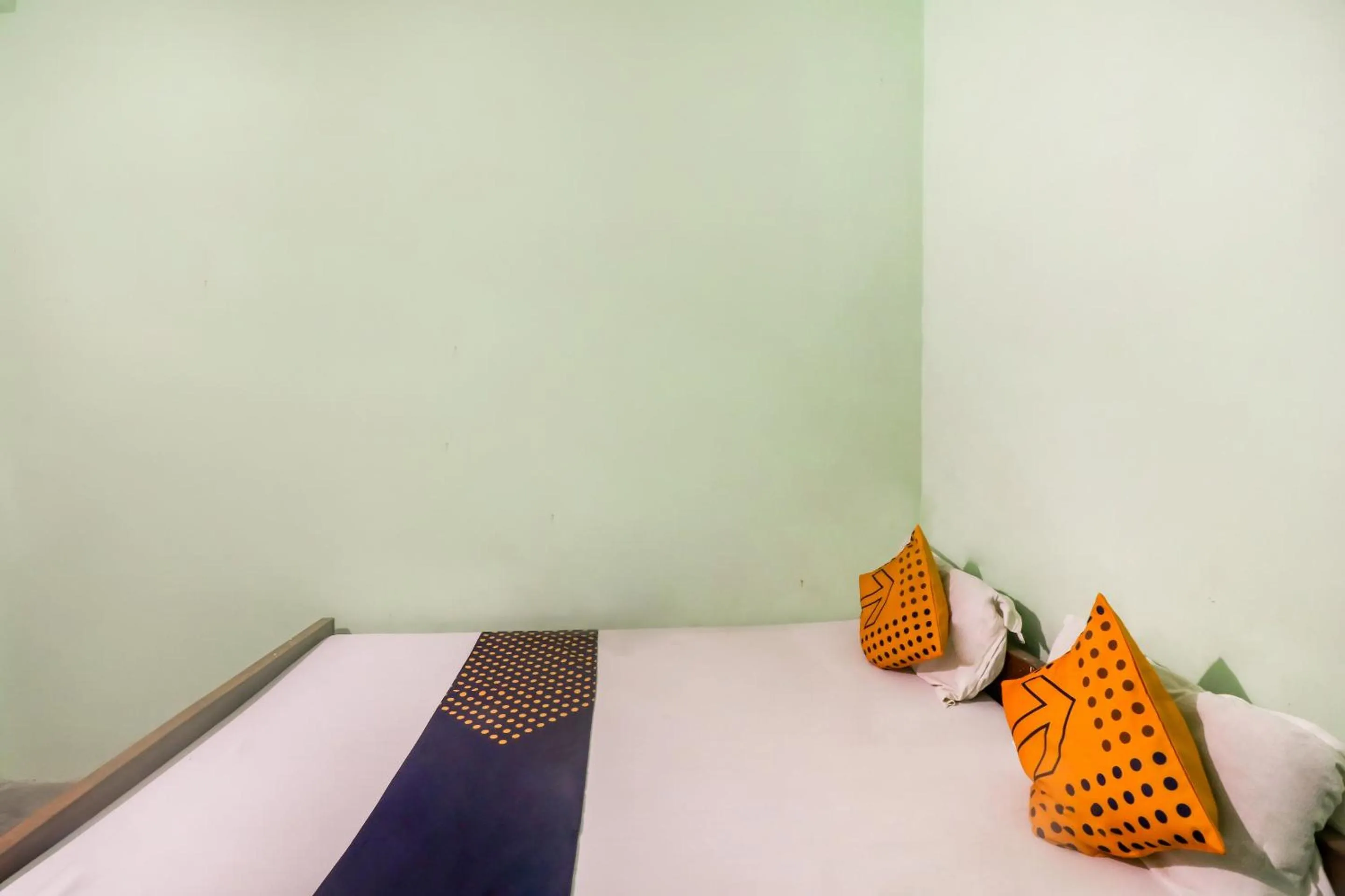 Bedroom, Bed in SPOT ON Mishra Guest House