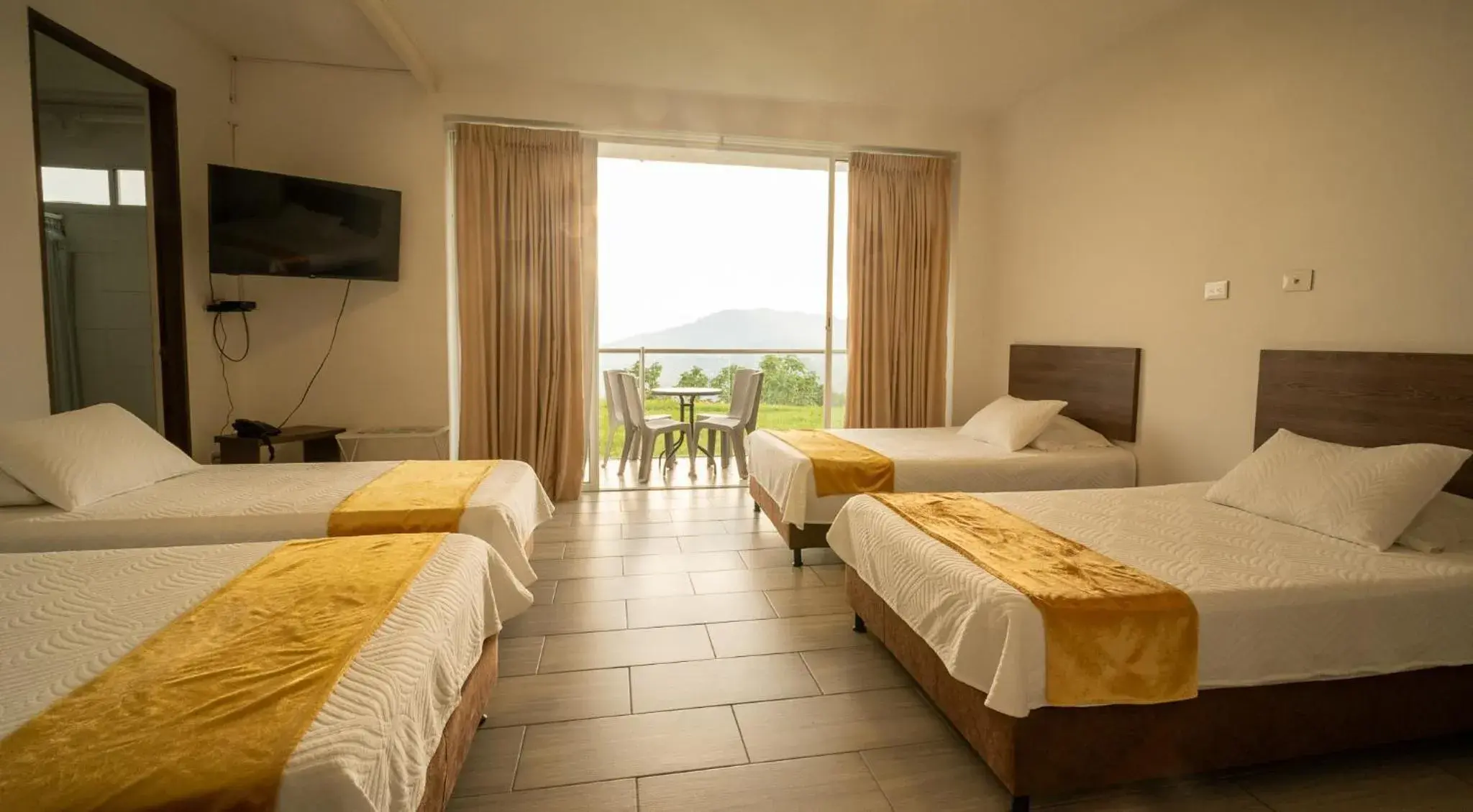 Family Room with Balcony in Hotel Entre Lomas Family Room with Balcony in Hotel Entre Lomas