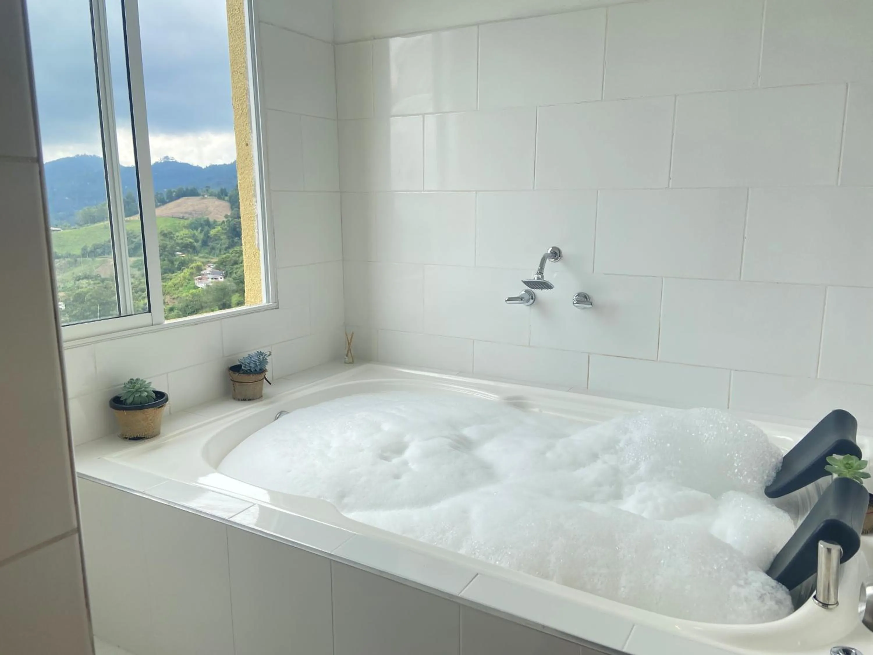 Hot Tub in Hotel Entre Lomas