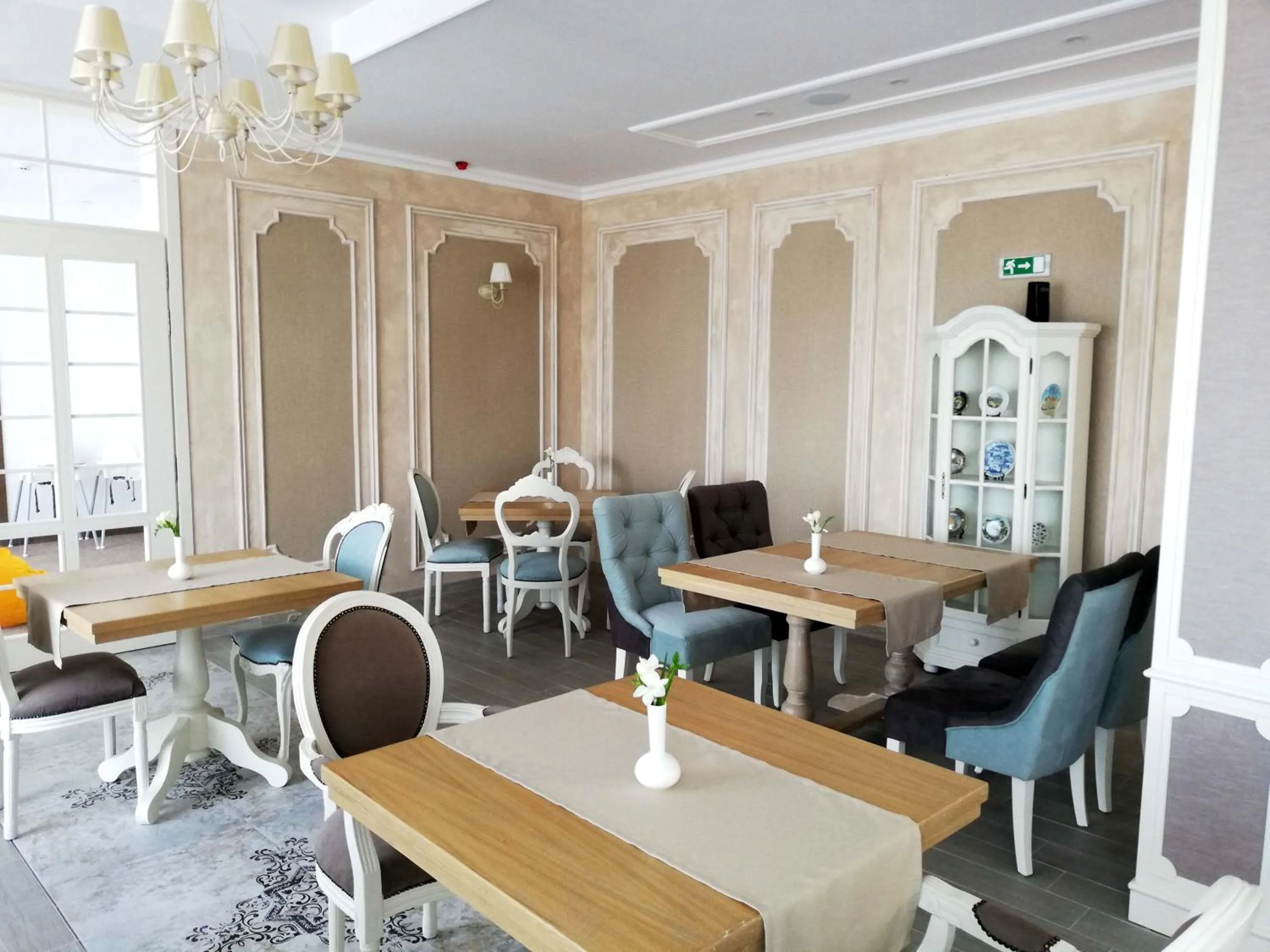 Restaurant/places to eat in Villa Della Rosa