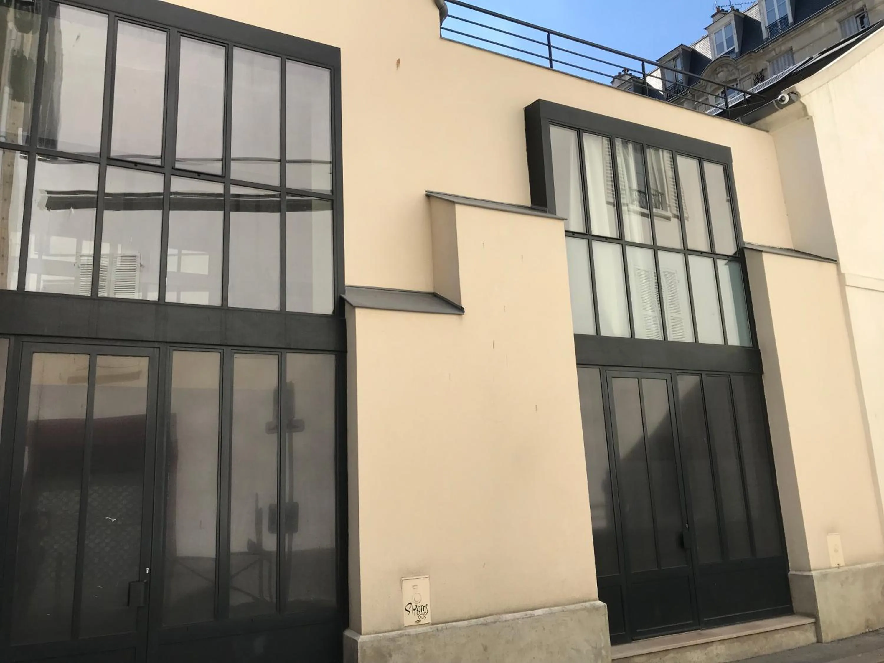 Property building in Hôtel Villa Blomet