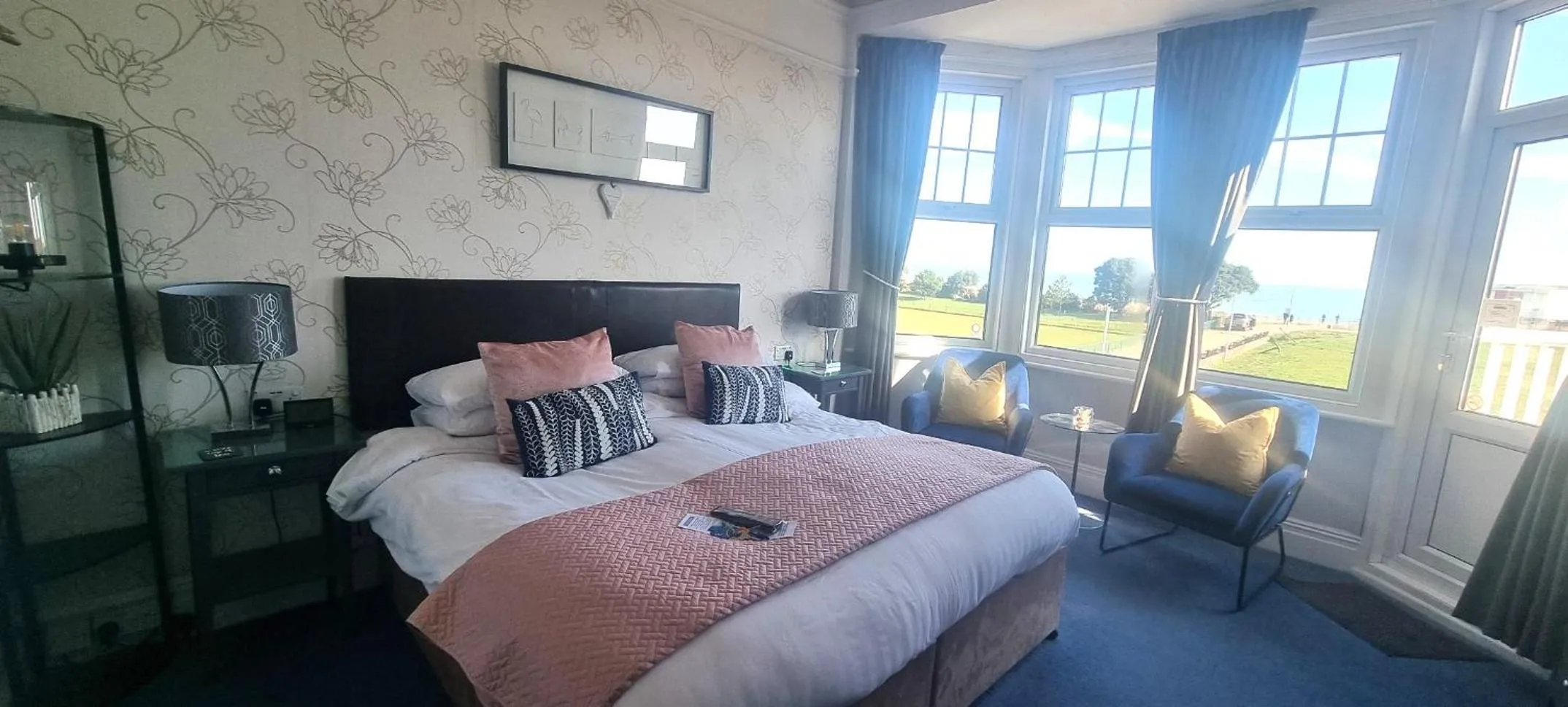 Sea view, Bed in Ebor Lodge