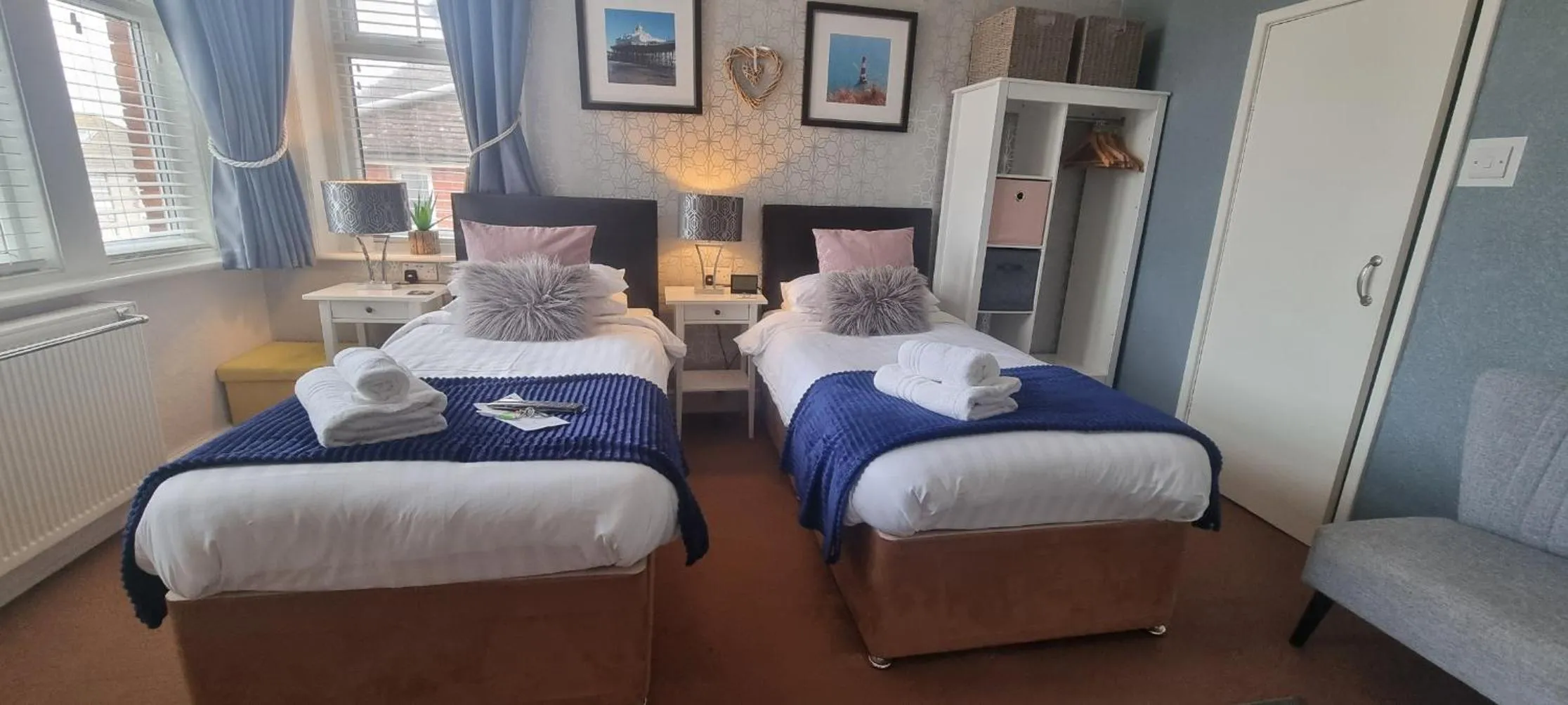 Photo of the whole room, Bed in Ebor Lodge