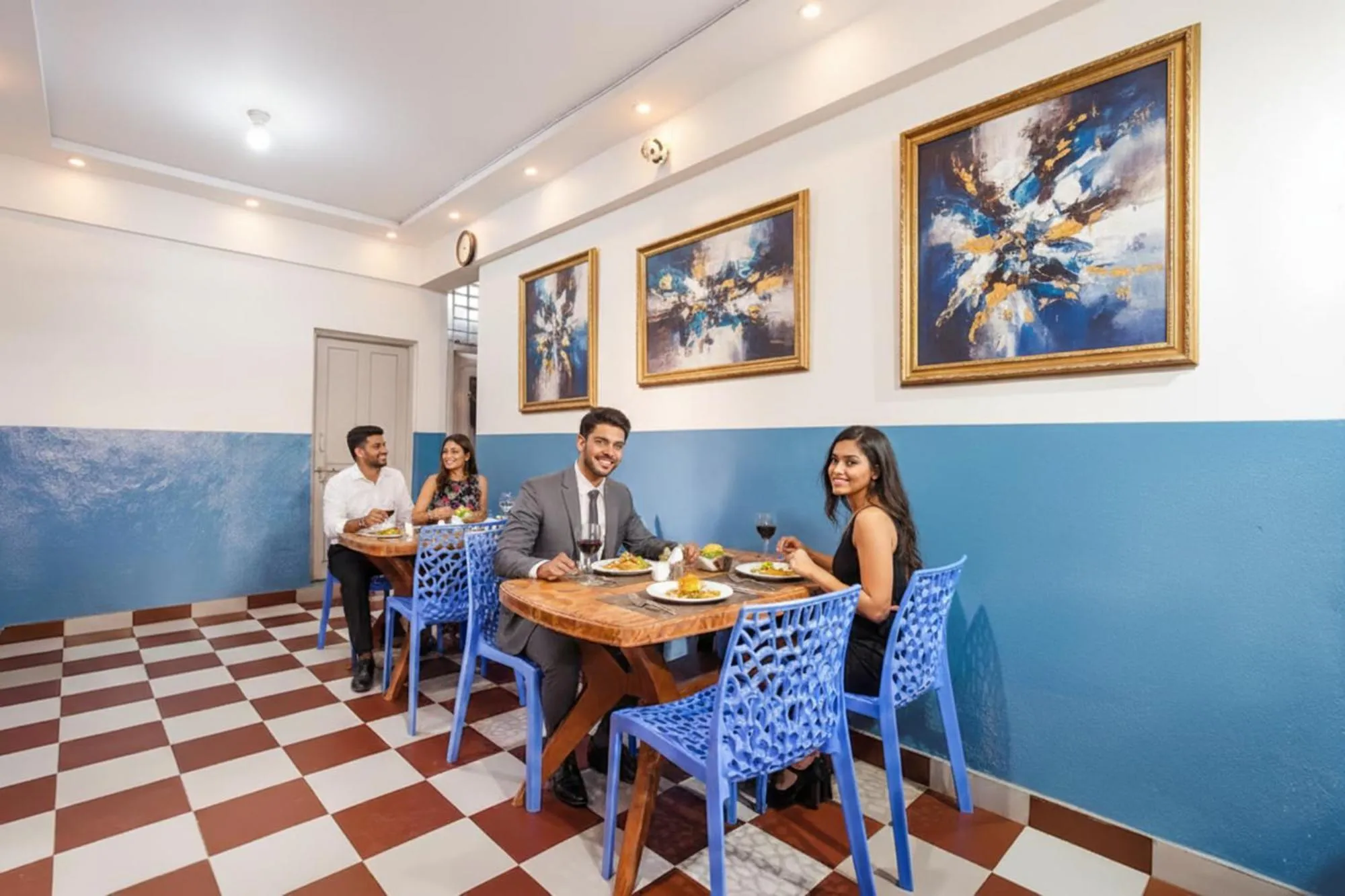 Dining area in FabExpress Manyu Inn - Nr Haralur Road