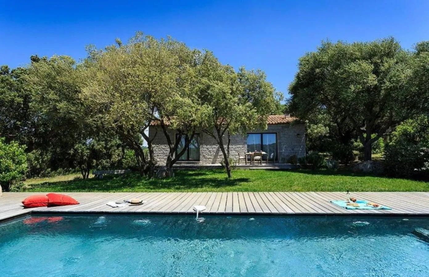 Swimming pool in Domaine de Peretti della Rocca