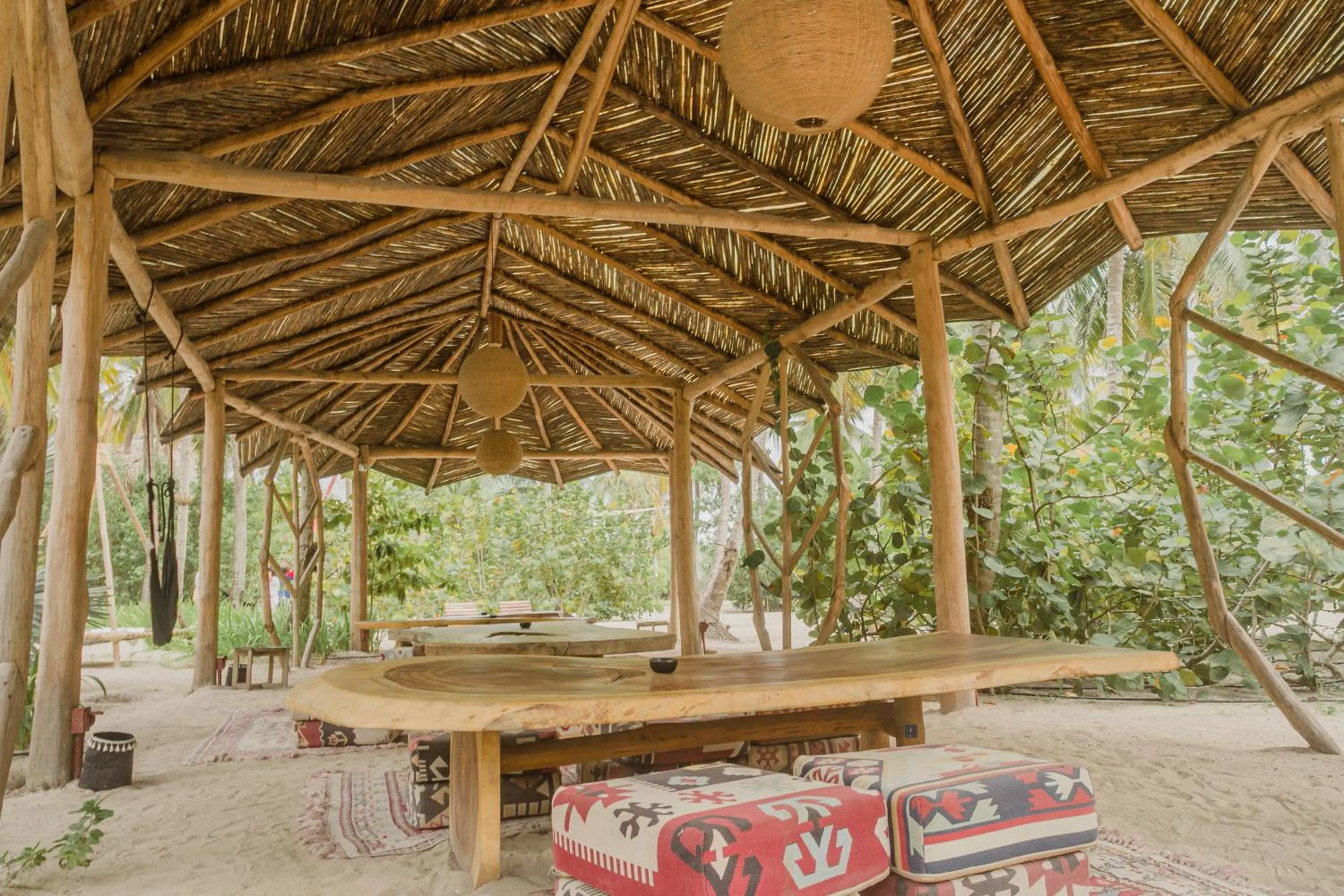 Restaurant/places to eat in Éteka Slow Beach Hotel Adults Only