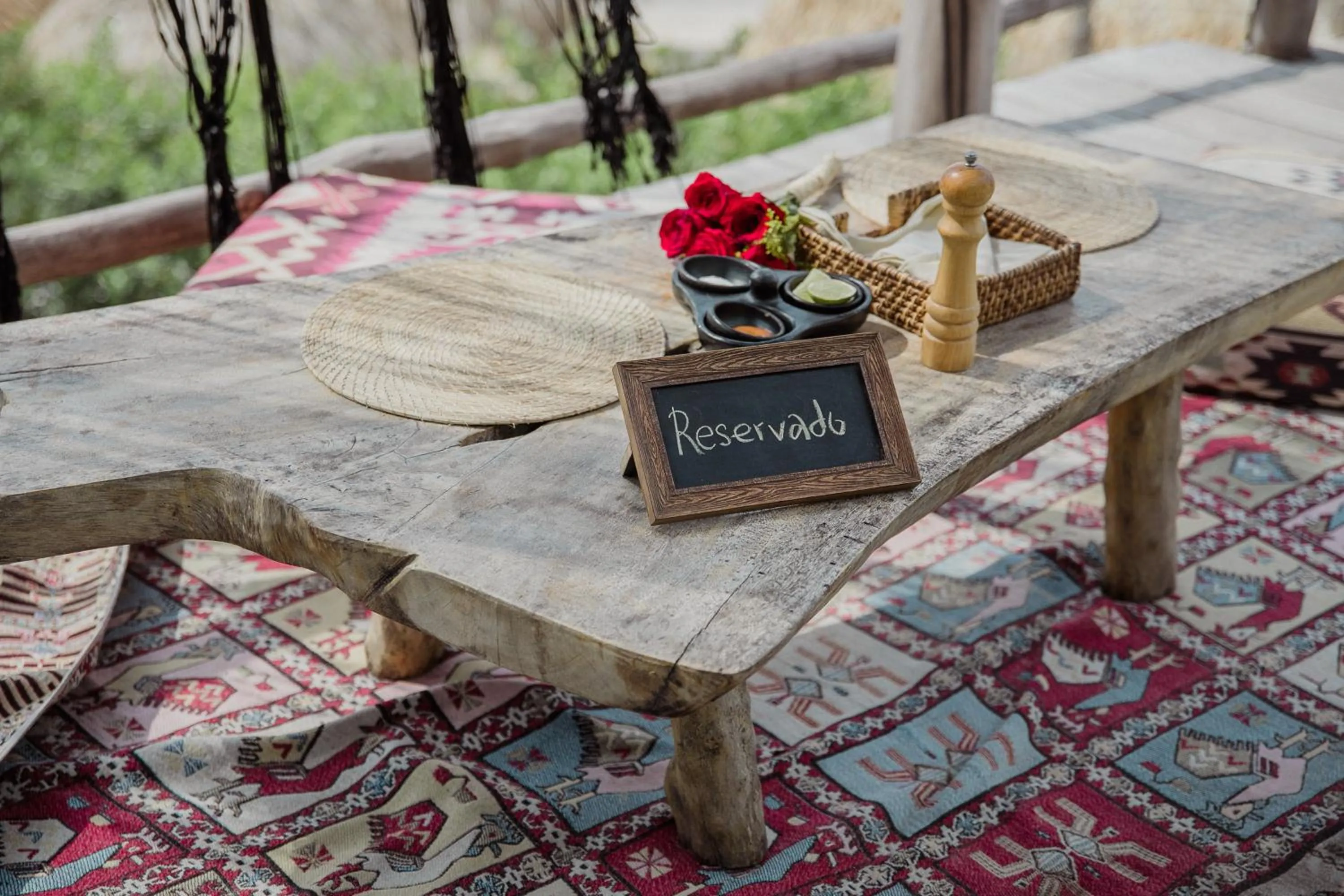 Restaurant/places to eat in Éteka Slow Beach Hotel Adults Only