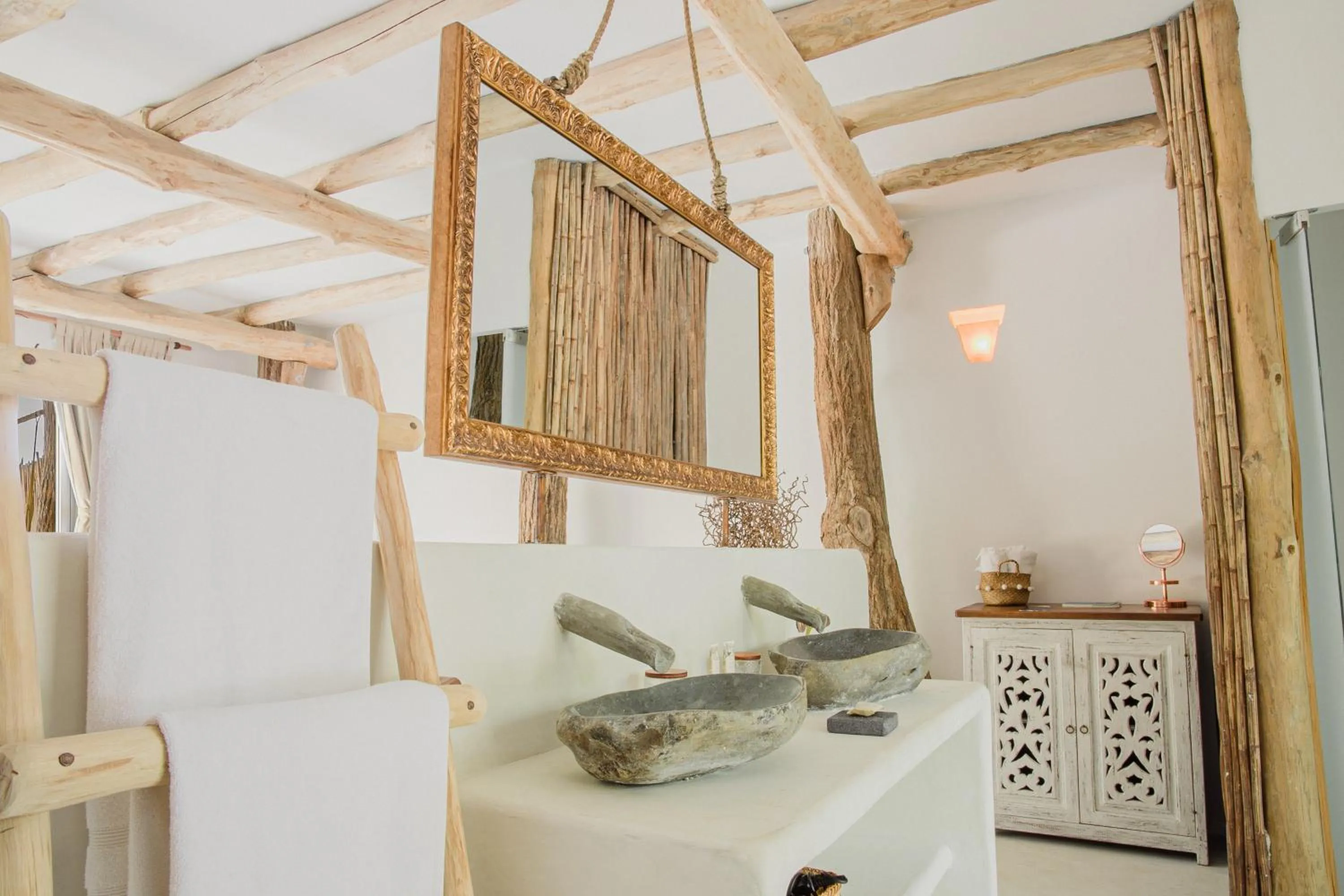 Bathroom in Éteka Slow Beach Hotel Adults Only