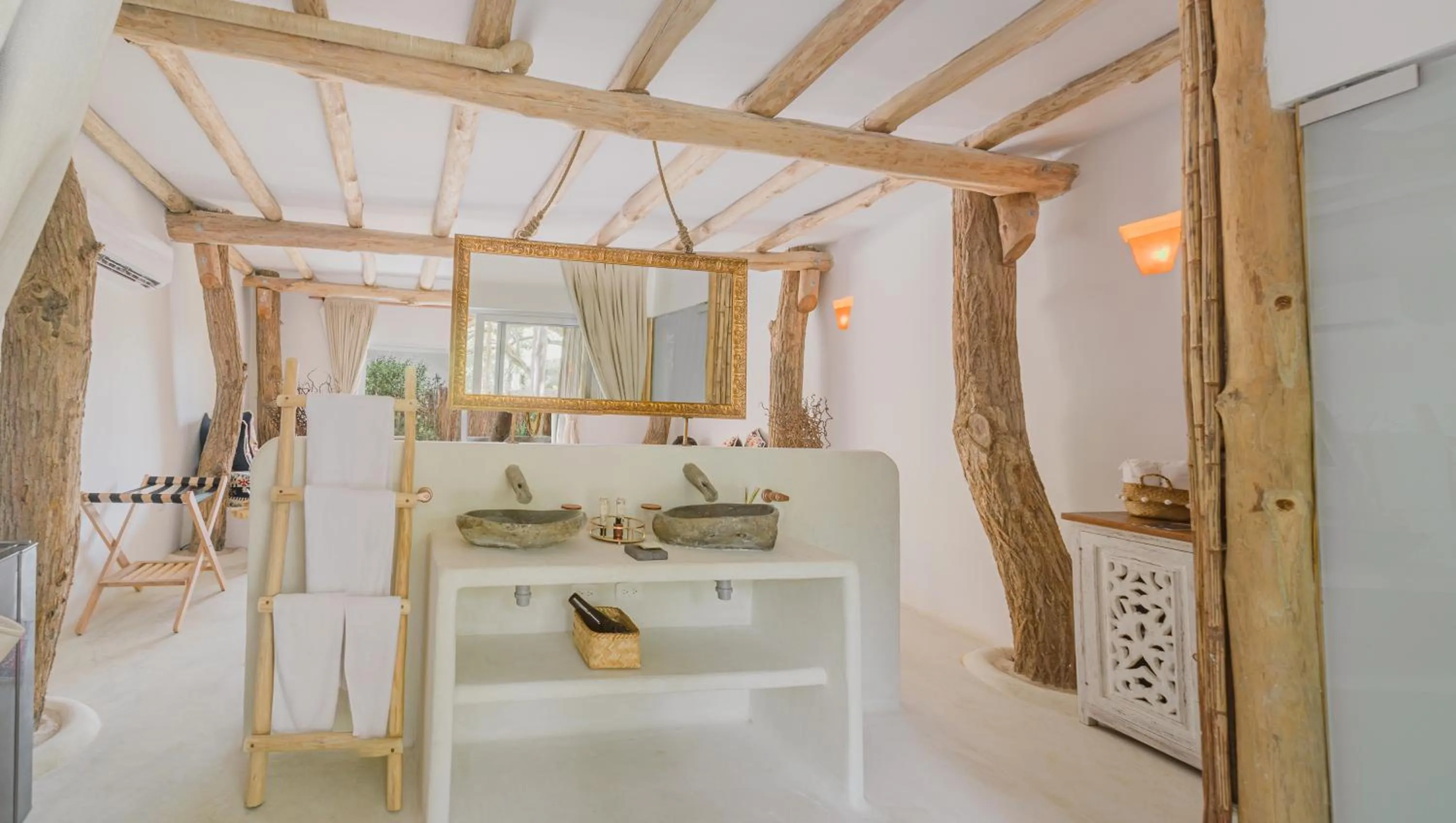 Bathroom in Éteka Slow Beach Hotel Adults Only