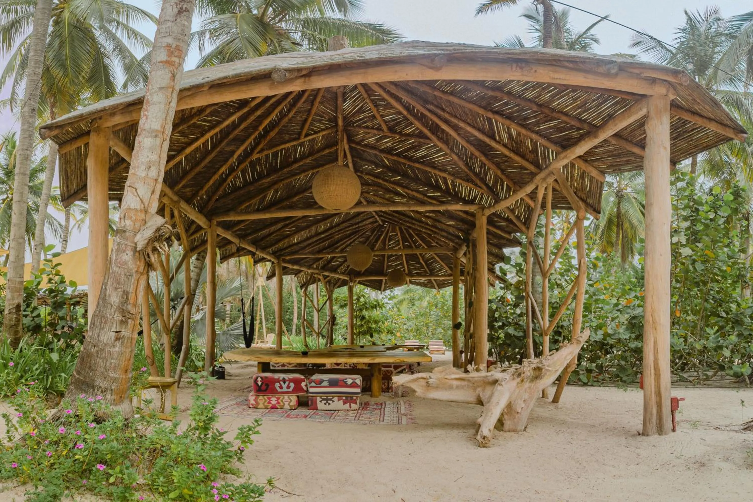 Restaurant/places to eat in Éteka Slow Beach Hotel Adults Only