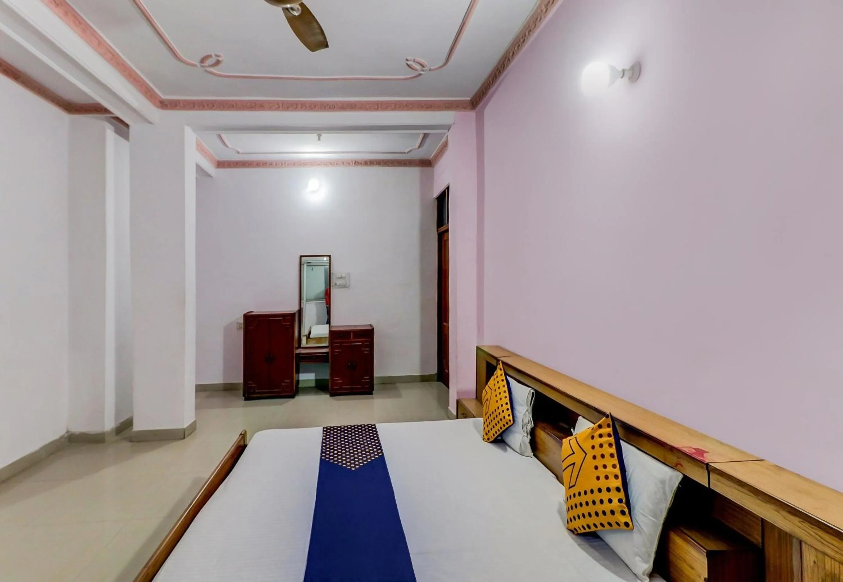 Bedroom, Bed in SPOT ON J C Guest House