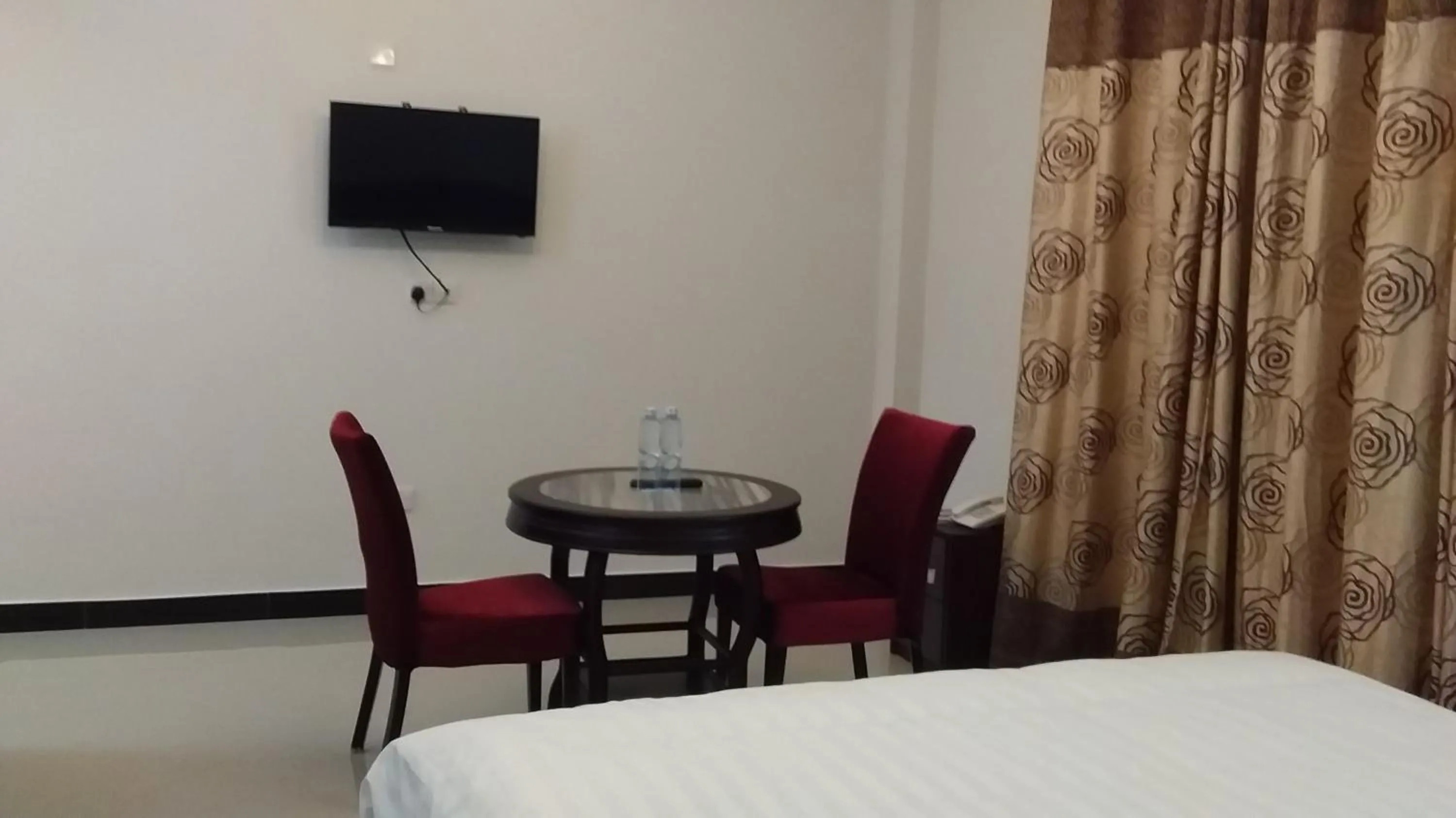 TV and multimedia in Kenlon Hotel Kampala