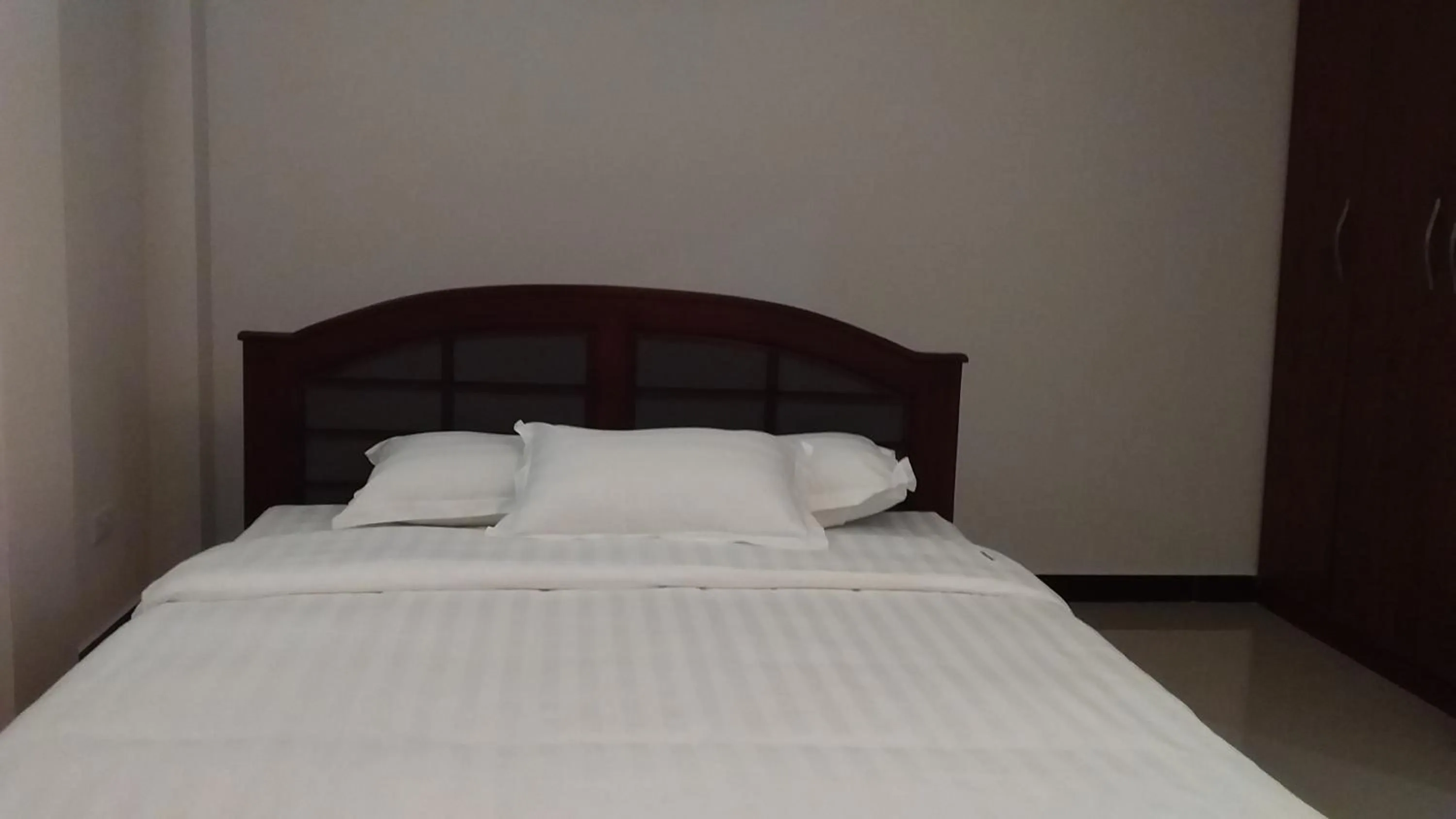 Bed in Kenlon Hotel Kampala