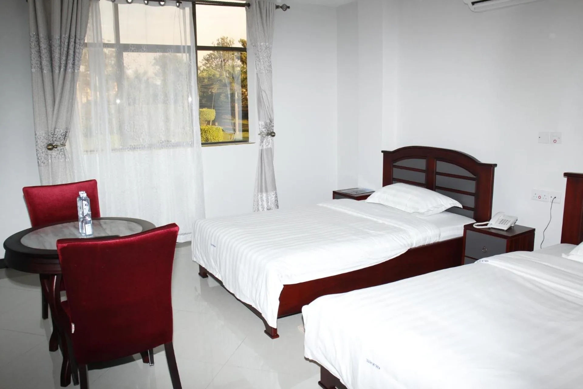 Bed in Kenlon Hotel Kampala