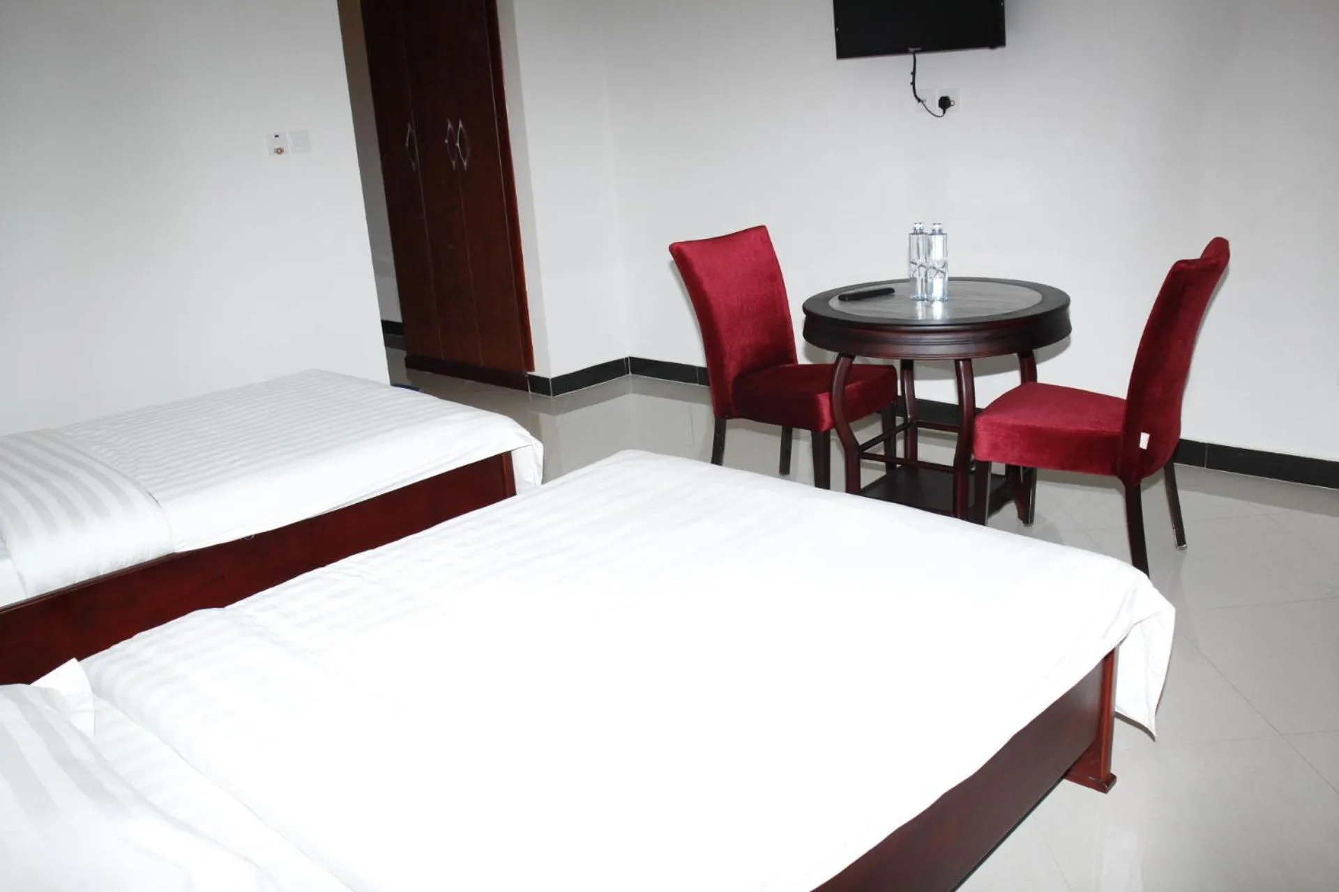 TV and multimedia in Kenlon Hotel Kampala