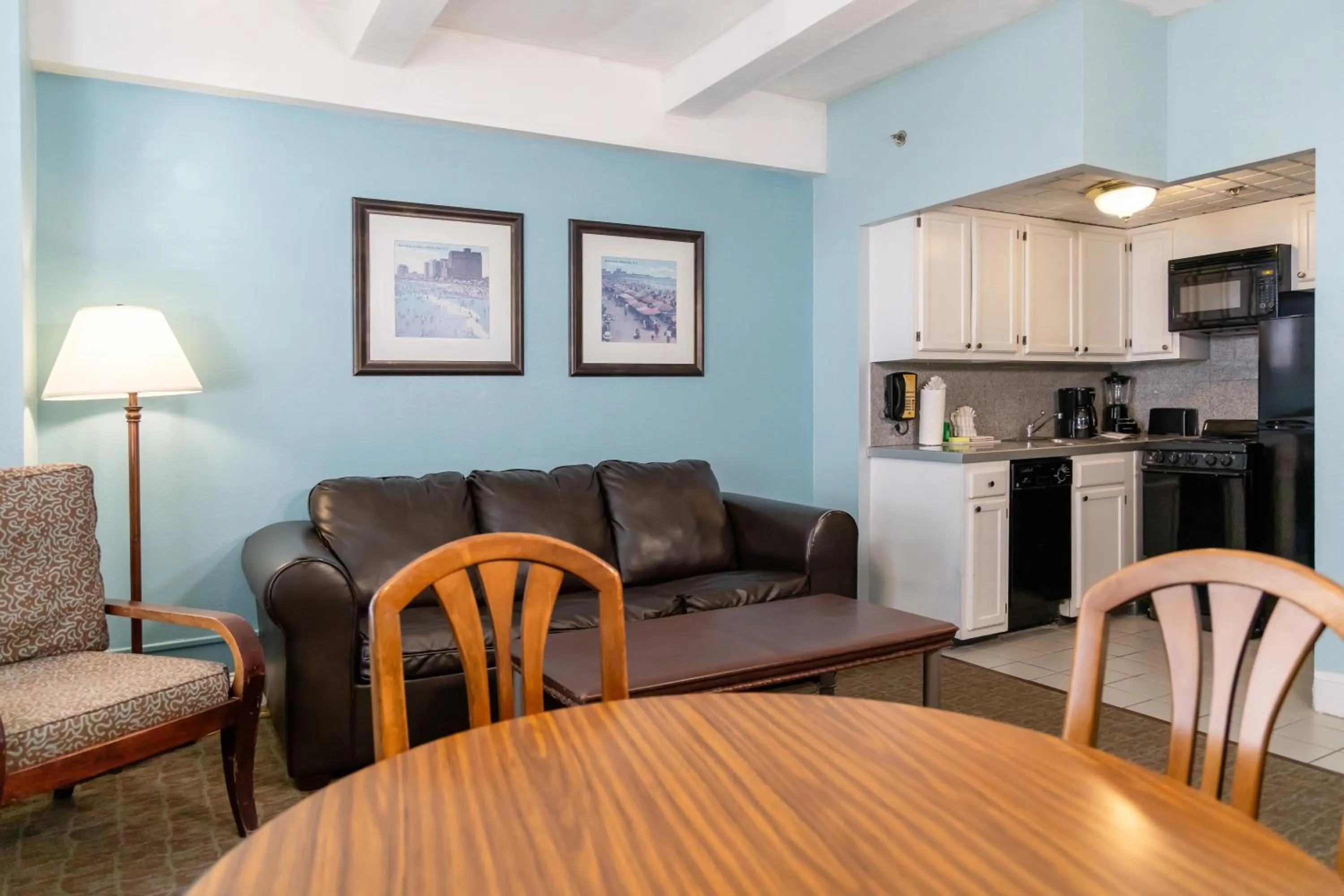 Kitchen or kitchenette in Legacy Vacation Resorts - Brigantine Beach