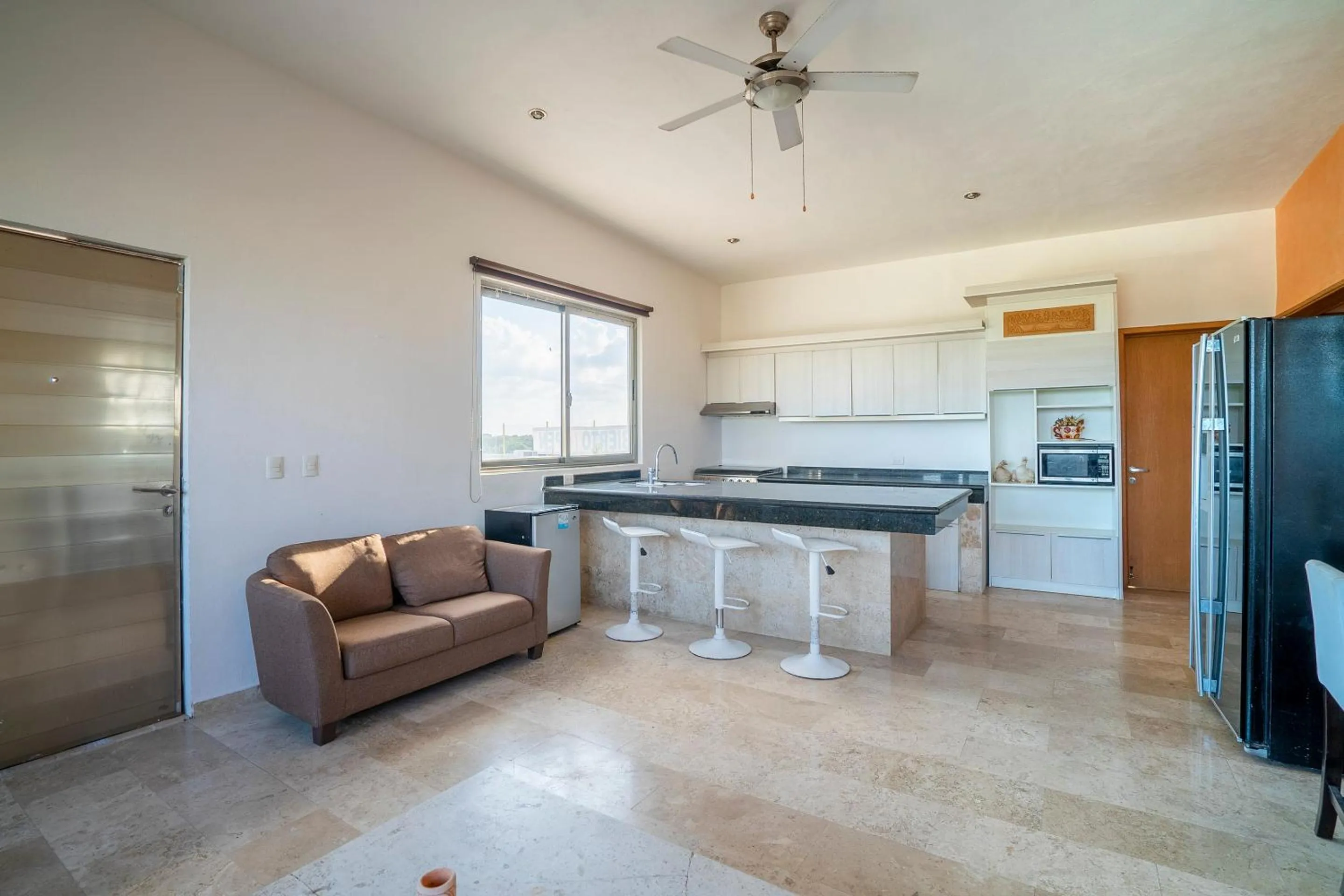 Bedroom in Capital O Cancun International Airport 24 7