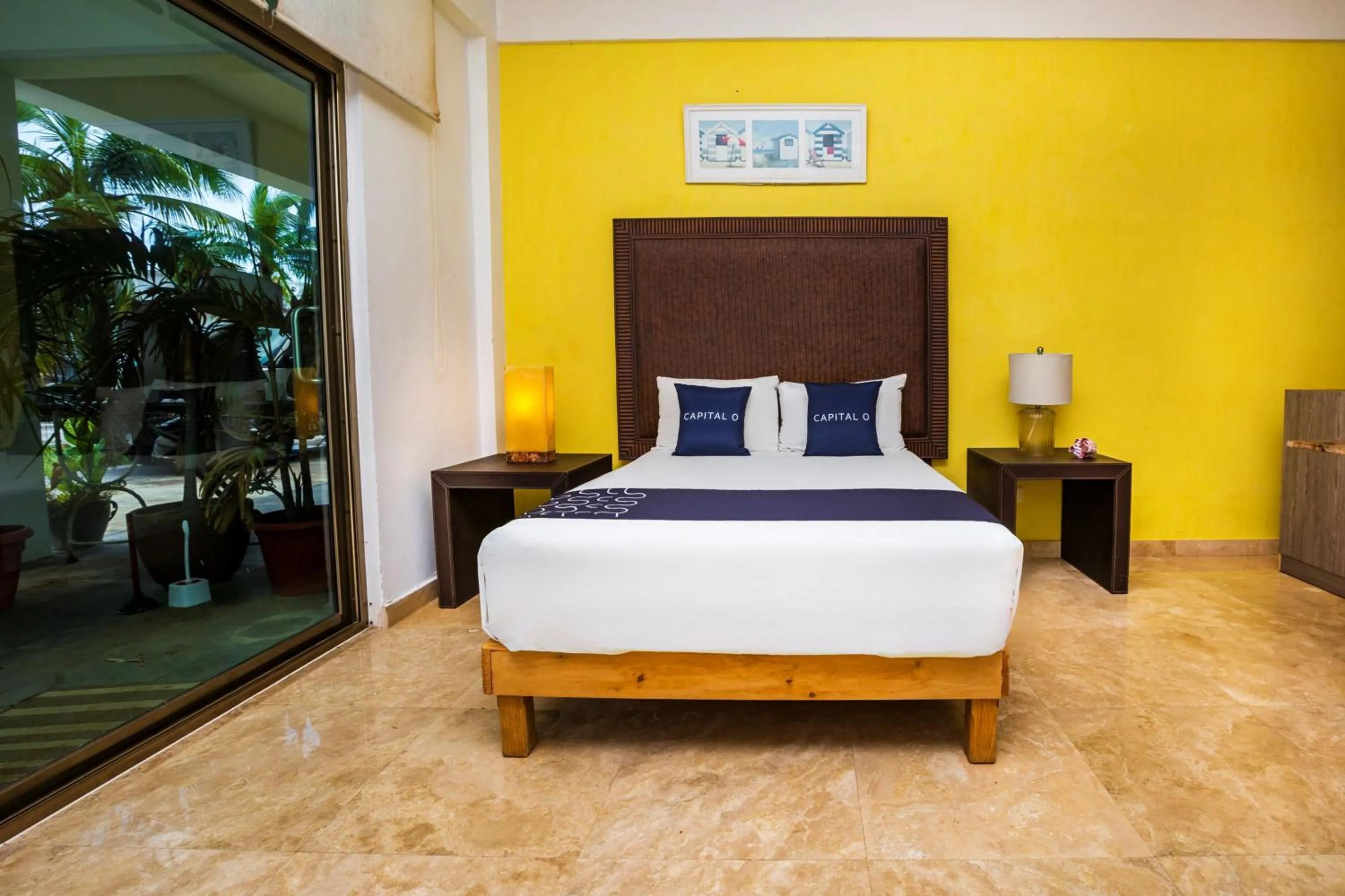 Bedroom, Bed in Capital O Cancun International Airport 24 7