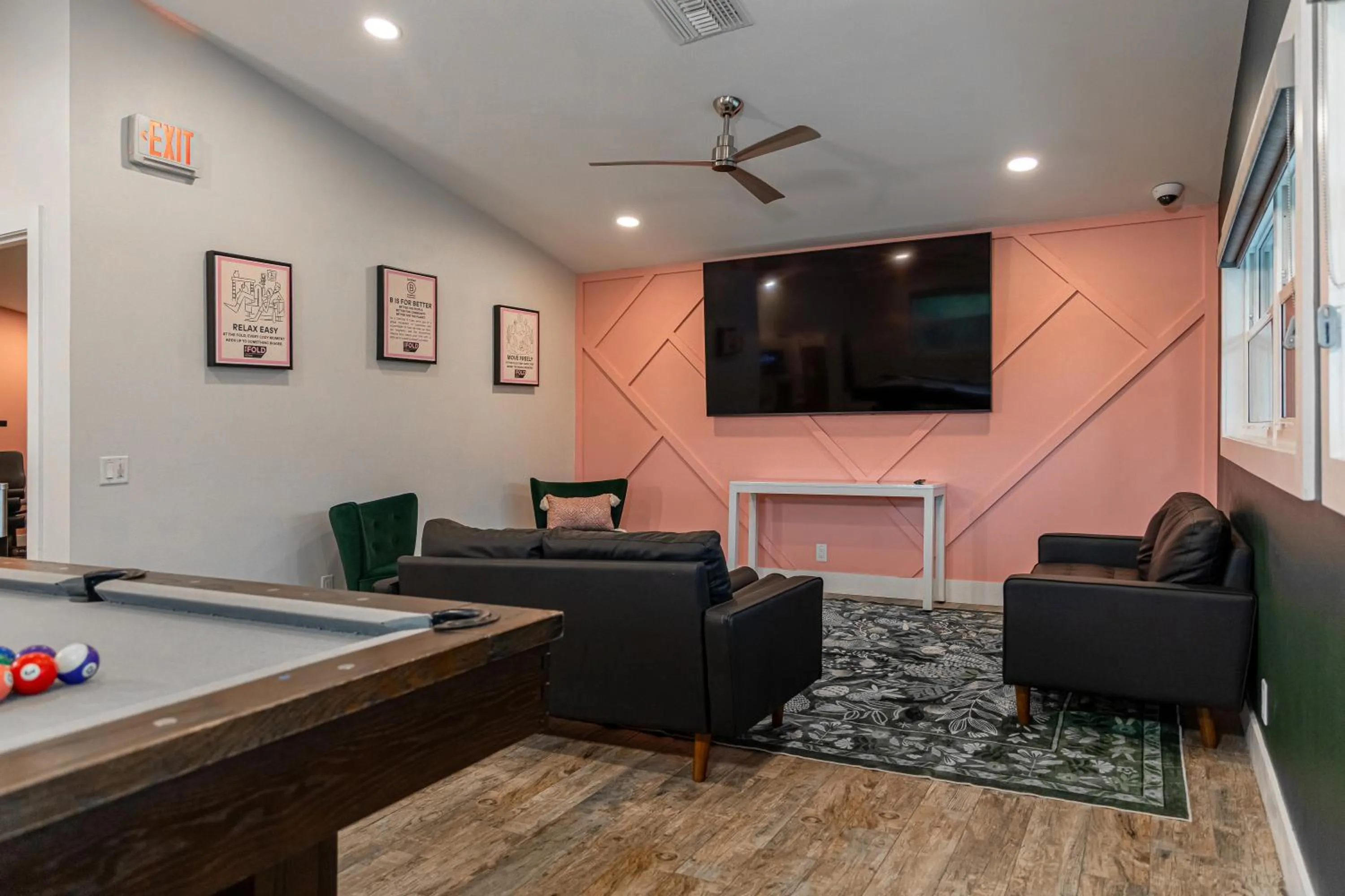 Communal lounge/ TV room in The Fold Hotels Indian Shores