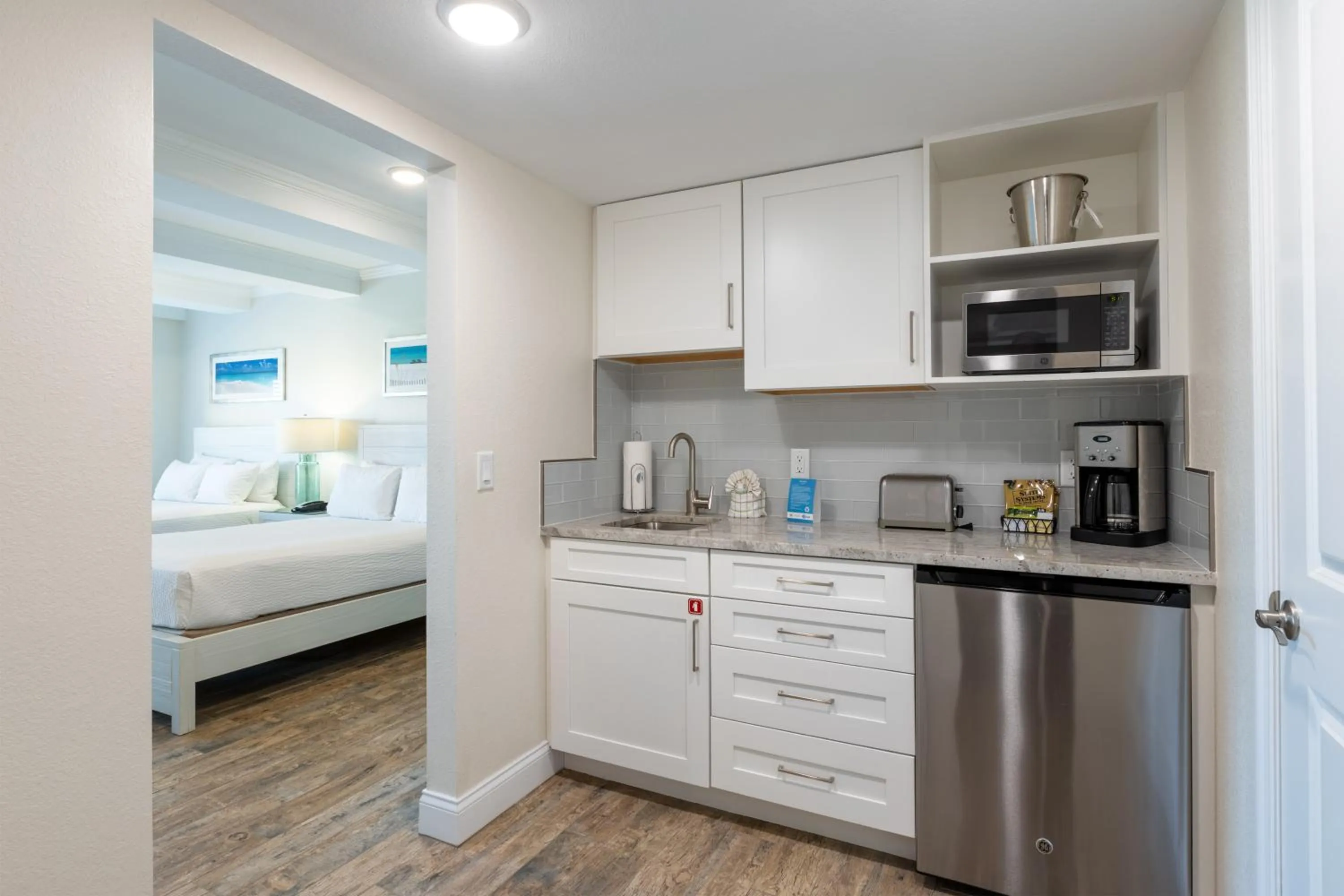 Kitchen or kitchenette, Bed in The Fold Hotels Indian Shores